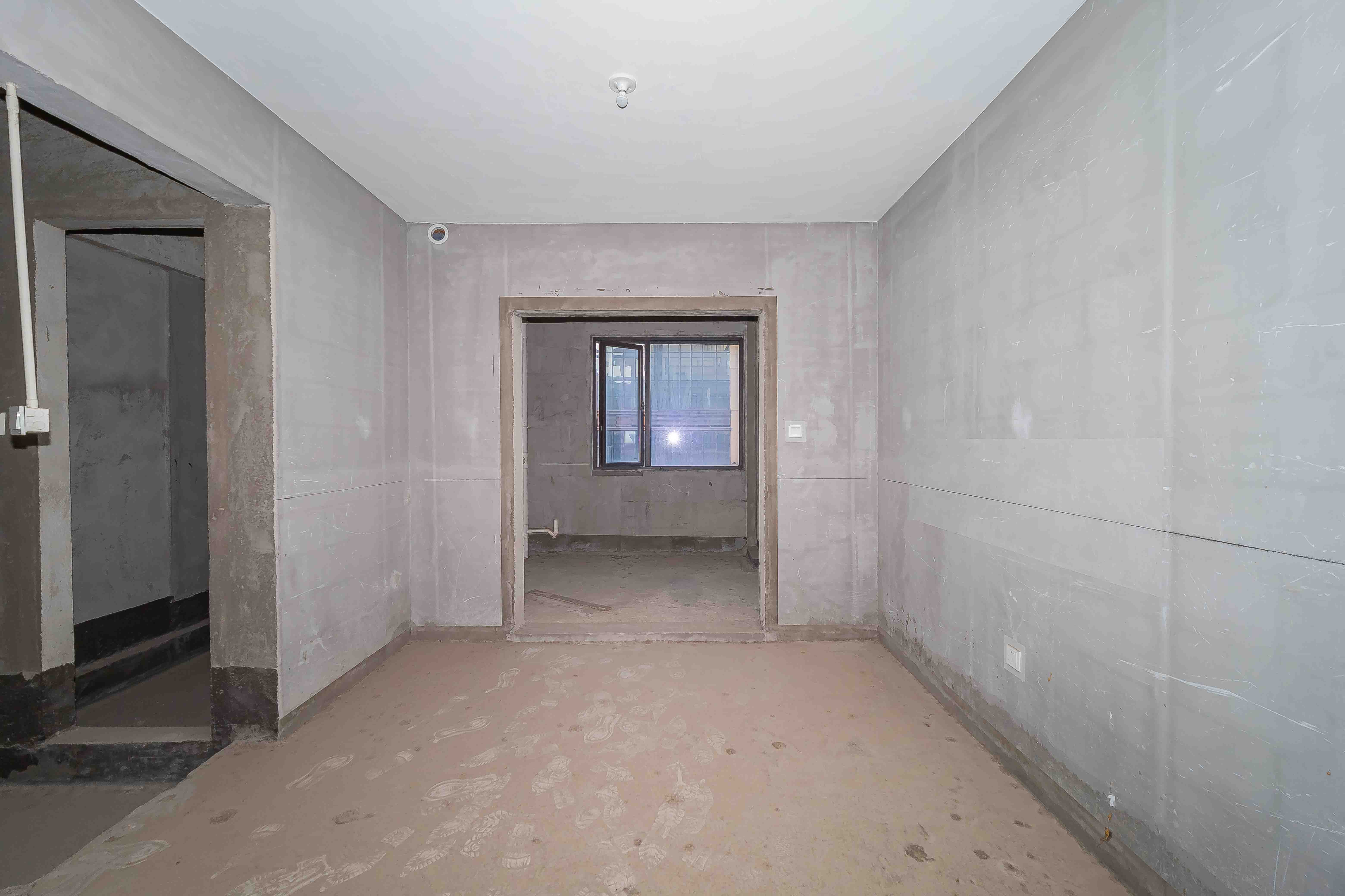 建发央玺（建发泱玺雅苑）  4室2厅2卫   398.00万客厅