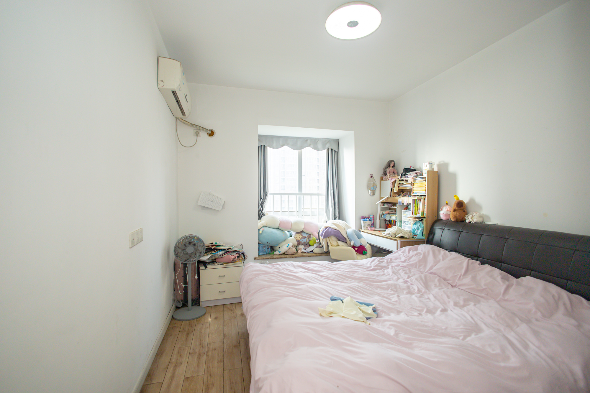 恒广国际景园一二区 2室2厅1卫 68.0万 恒广国际景园一二区 2室2厅1卫 68.0万卧室