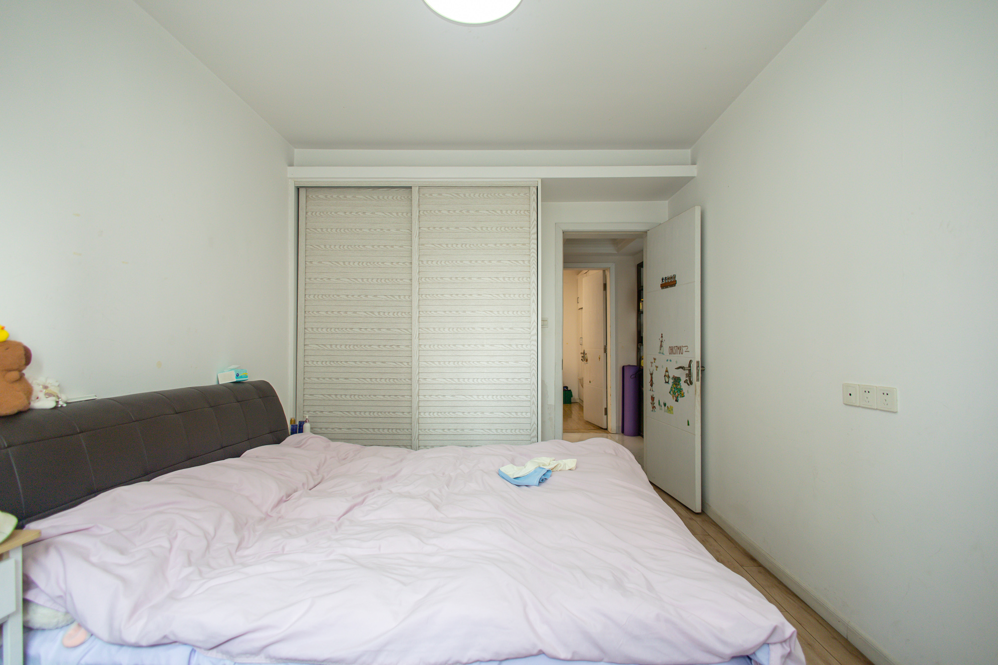 恒广国际景园一二区 2室2厅1卫 68.0万 恒广国际景园一二区 2室2厅1卫 68.0万卧室