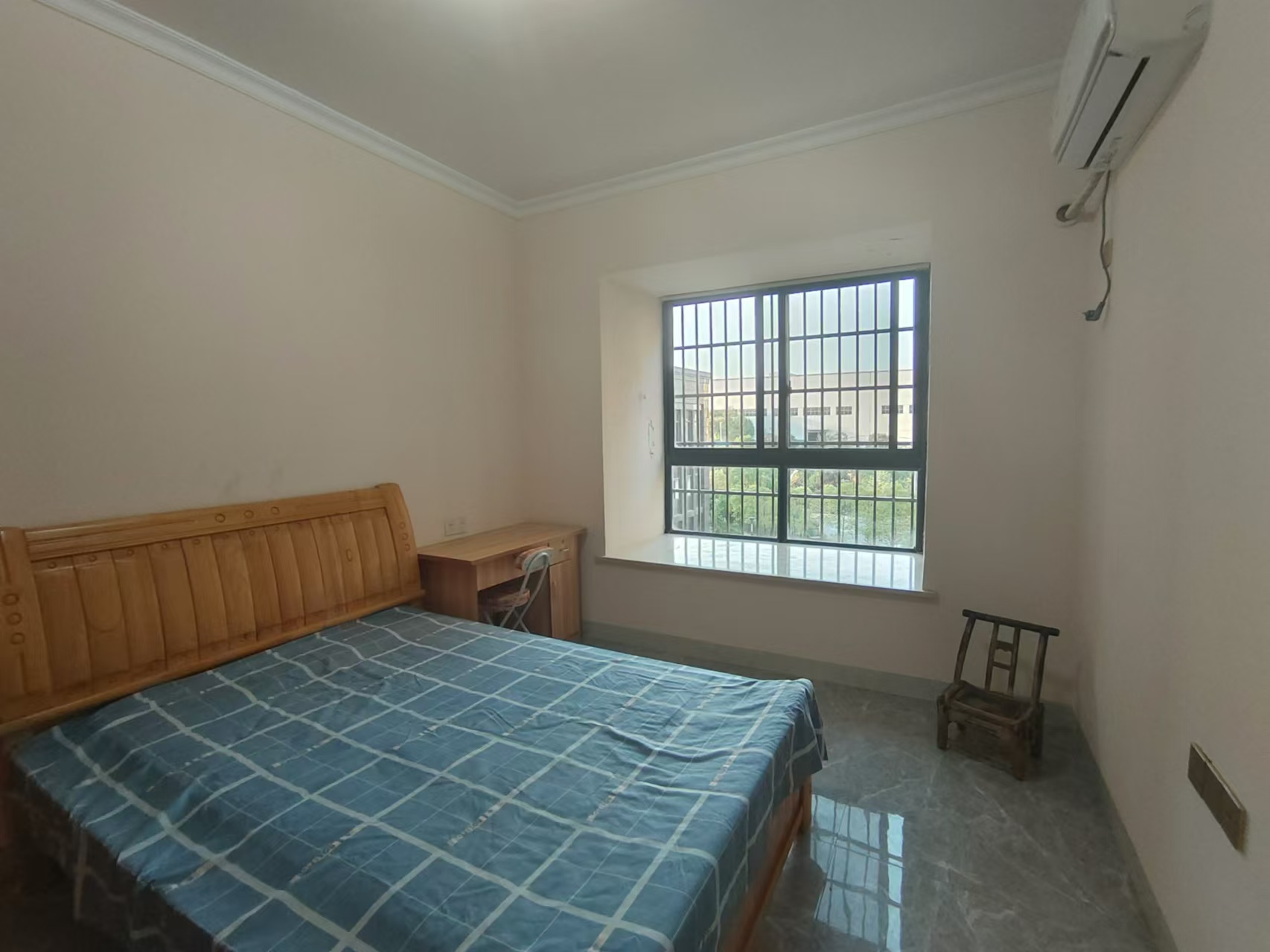 新民安置小区 4室2厅2卫 2000.0元/月 新民安置小区 4室2厅2卫 2000.0元/月室内图