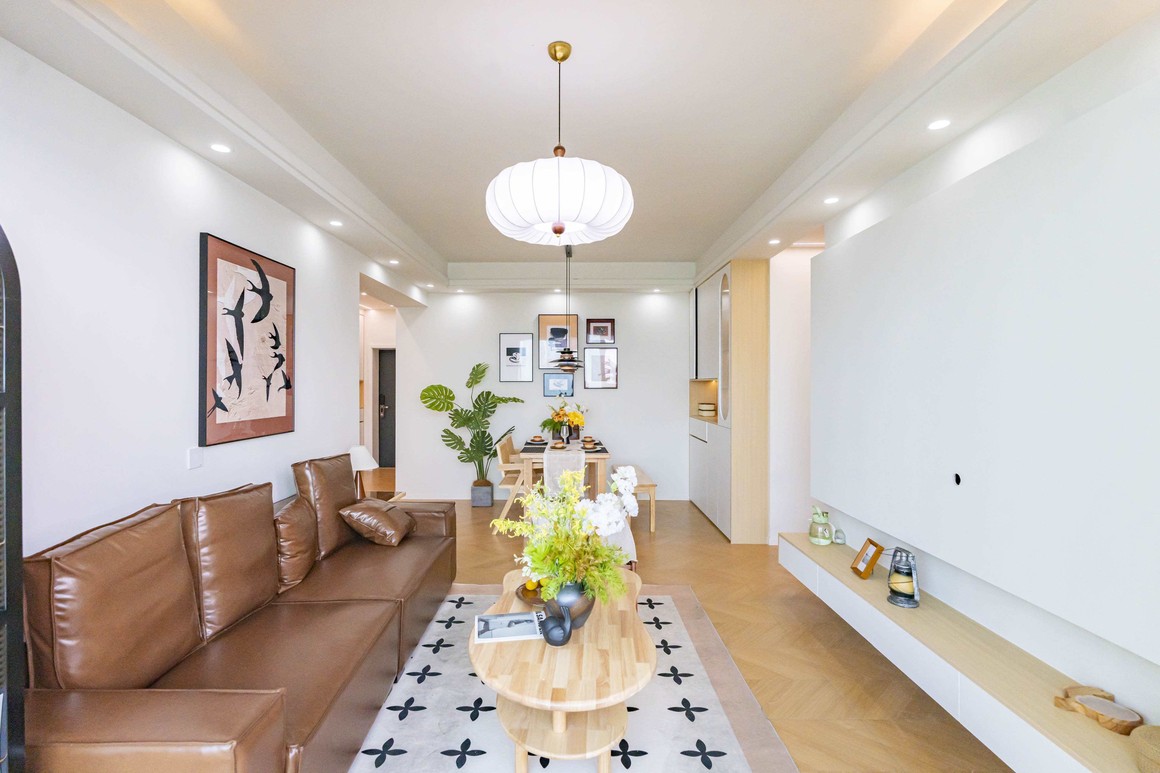 欧陆经典  2室1厅1卫    109.8万客厅