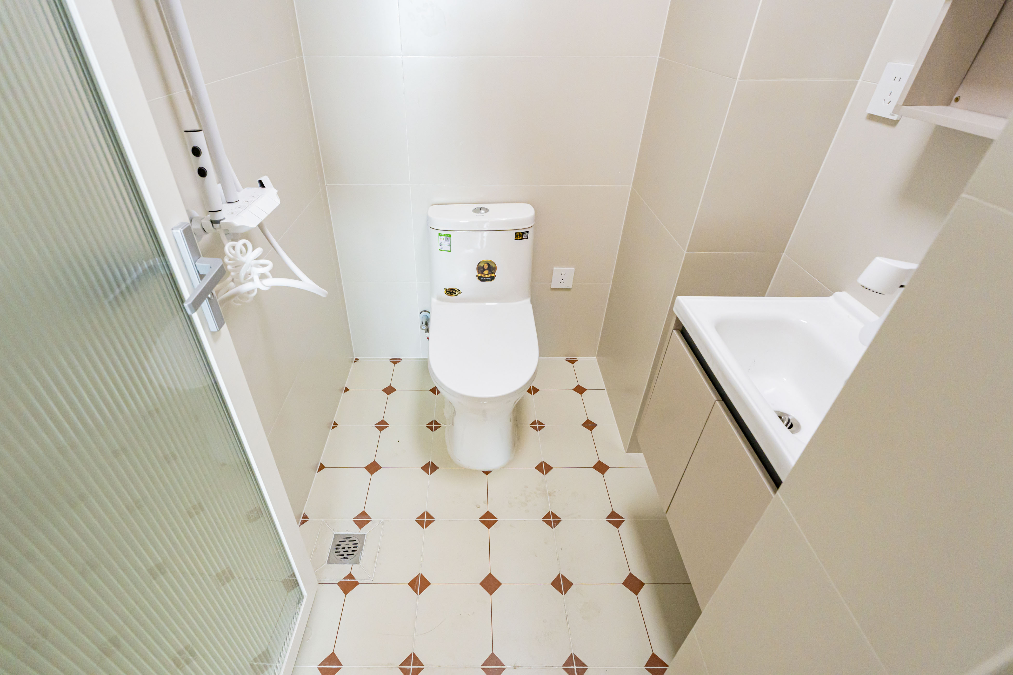 欧陆经典  2室1厅1卫    109.8万卫生间