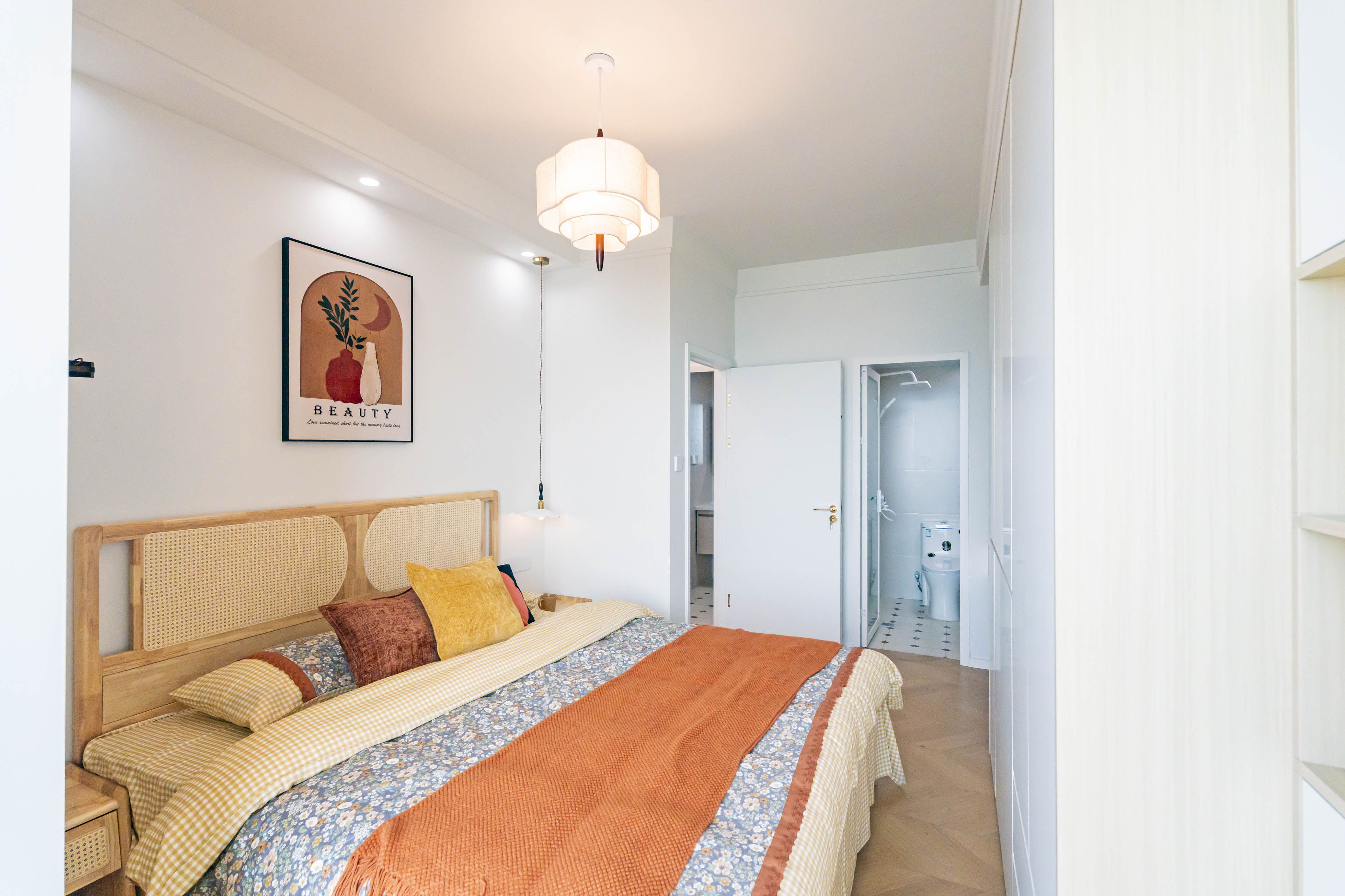 欧陆经典  2室1厅1卫    109.8万卧室