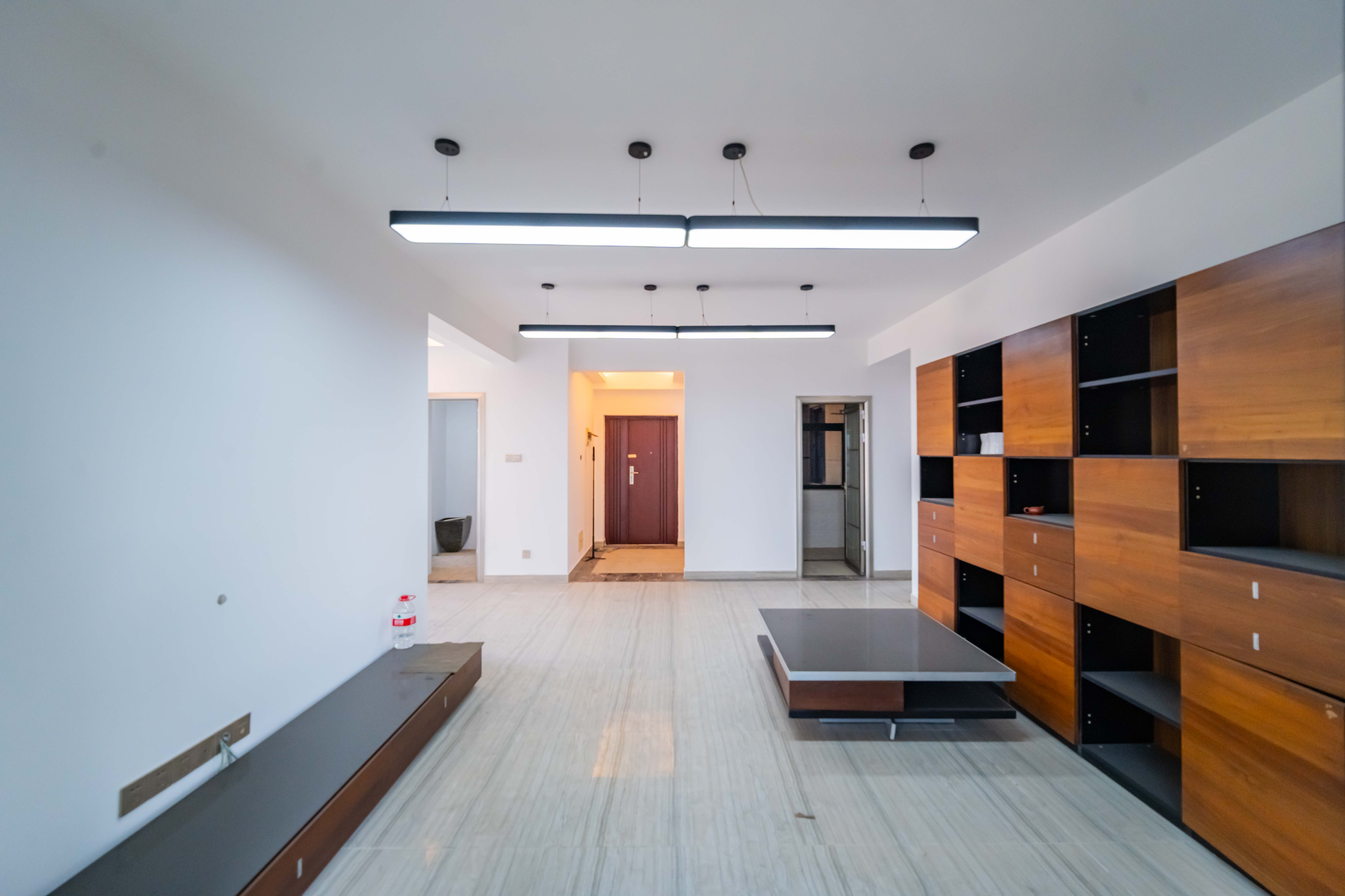 兴旺正佳广场(金石雅苑)  4室2厅2卫    130.0万 兴旺正佳广场(金石雅苑)  4室2厅2卫    130.0万