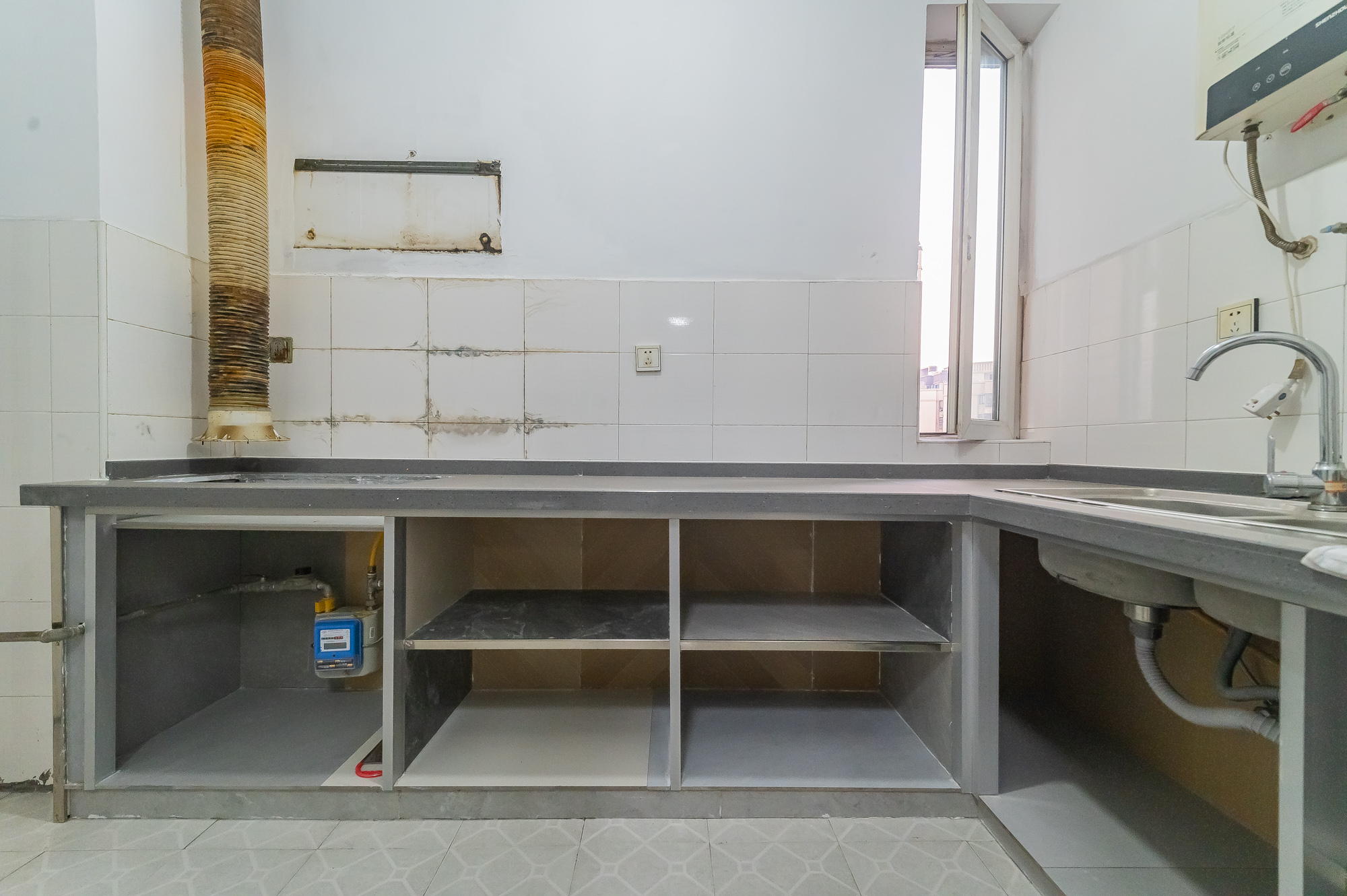 爱琴海岸 4室2厅2卫 78.8万 爱琴海岸 4室2厅2卫 78.8万厨房