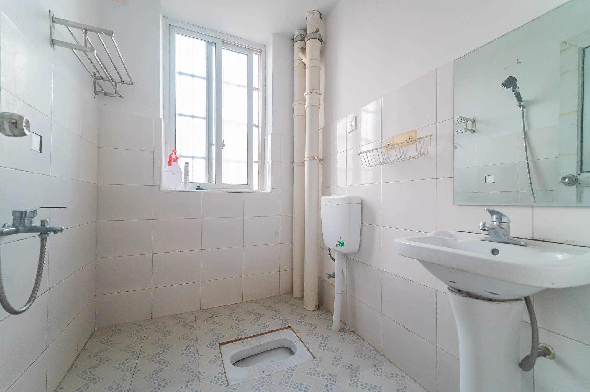 爱琴海岸 4室2厅2卫 78.8万 爱琴海岸 4室2厅2卫 78.8万卫生间