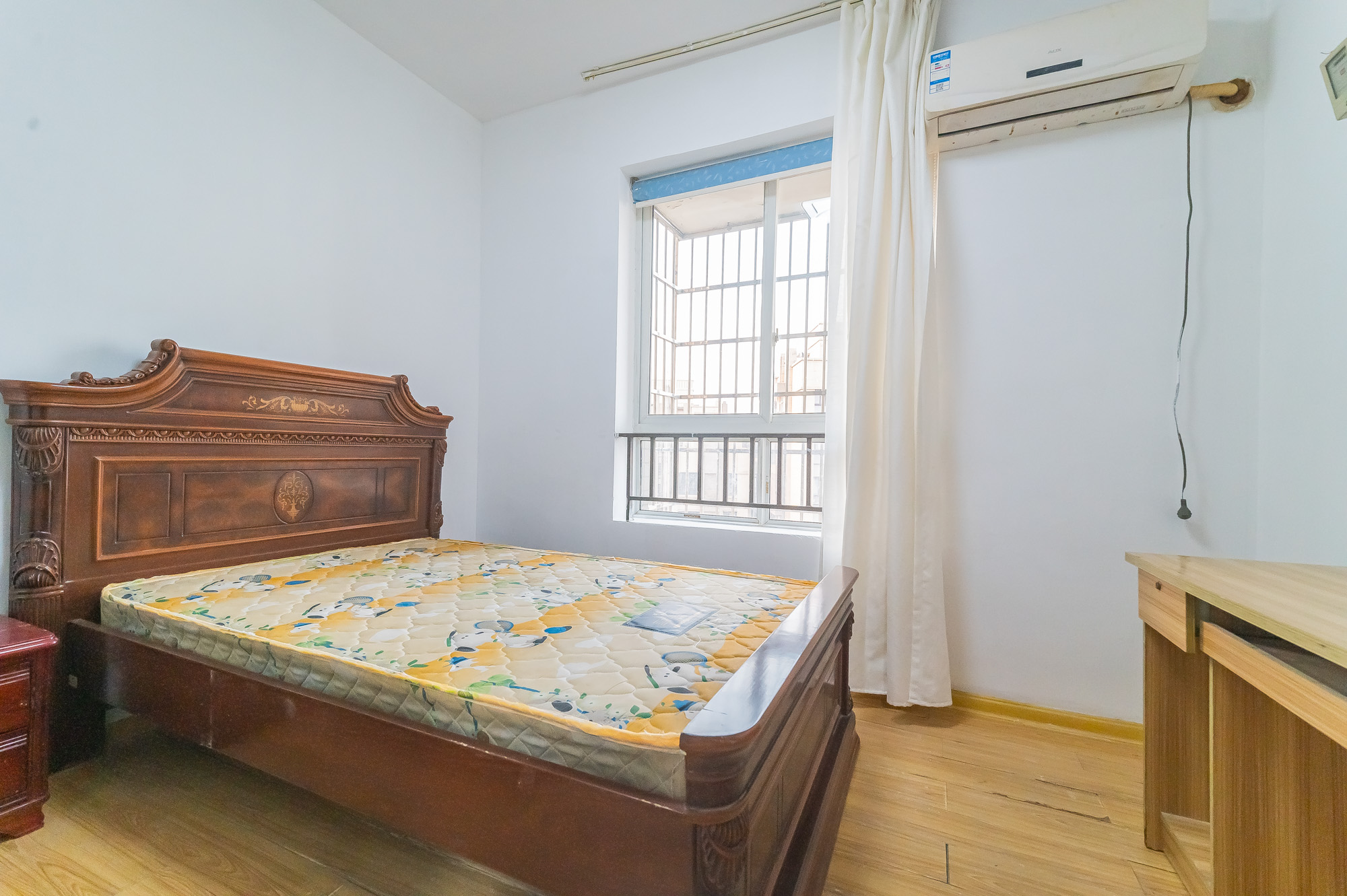 爱琴海岸 4室2厅2卫 78.8万 爱琴海岸 4室2厅2卫 78.8万卧室