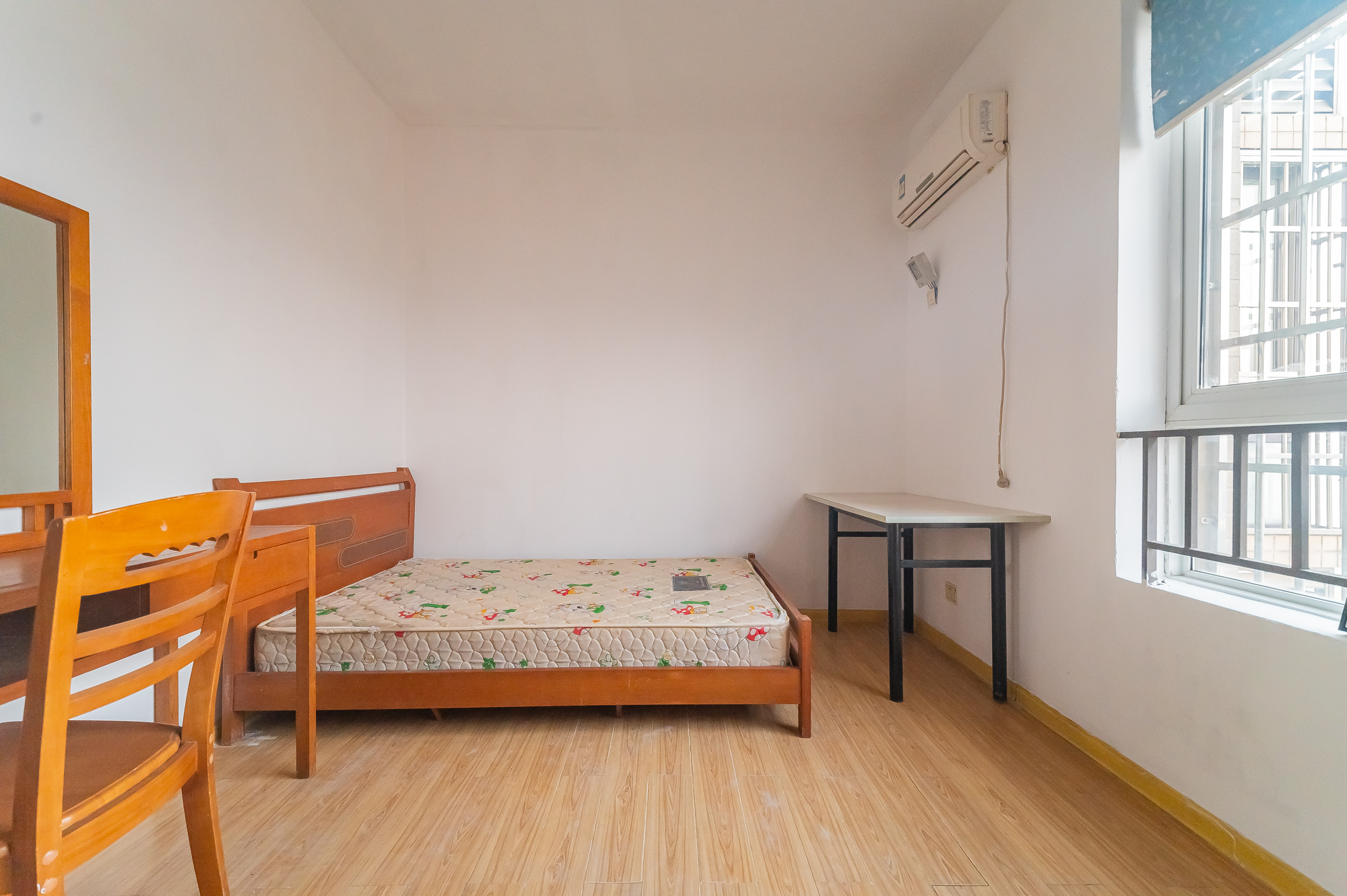 爱琴海岸 4室2厅2卫 78.8万 爱琴海岸 4室2厅2卫 78.8万卧室