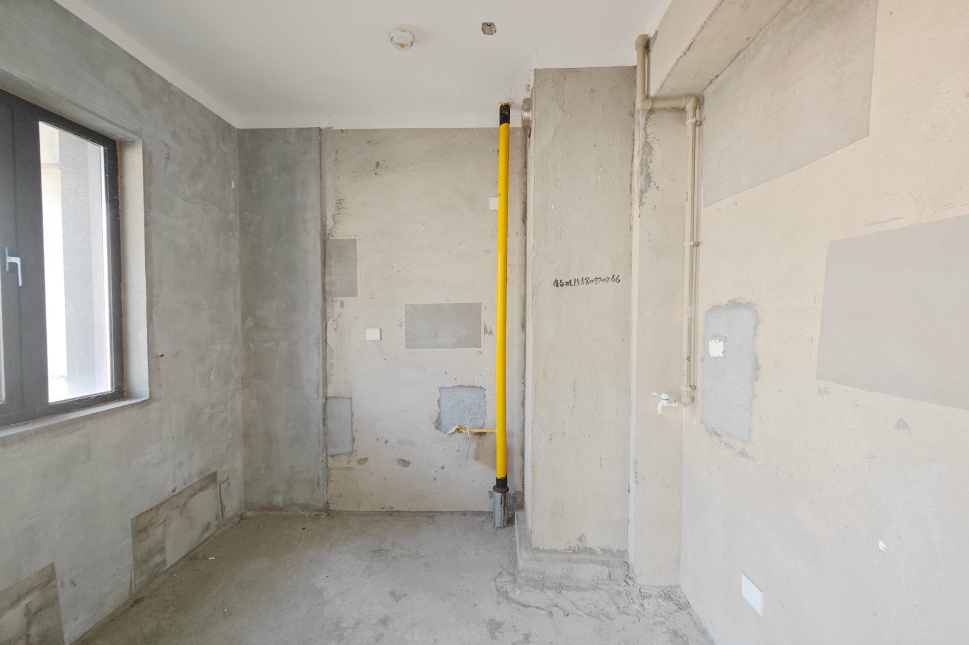 保利大都汇一期、二期  4室2厅2卫    156.0万 保利大都汇一期、二期  4室2厅2卫    156.0万厨房