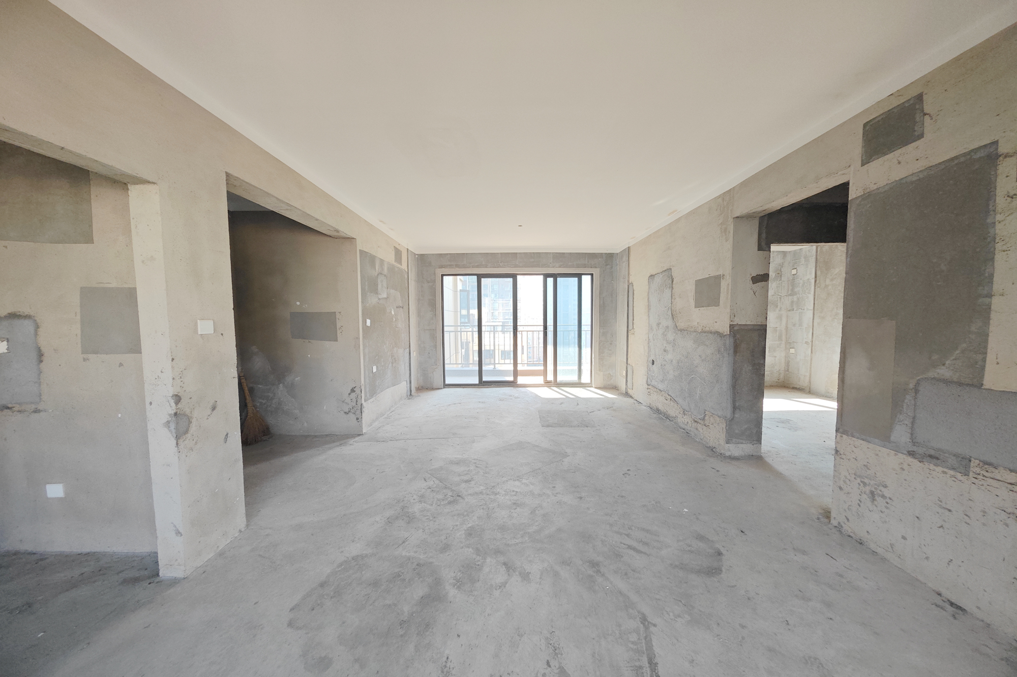 保利大都汇一期、二期  4室2厅2卫    156.0万 保利大都汇一期、二期  4室2厅2卫    156.0万客厅