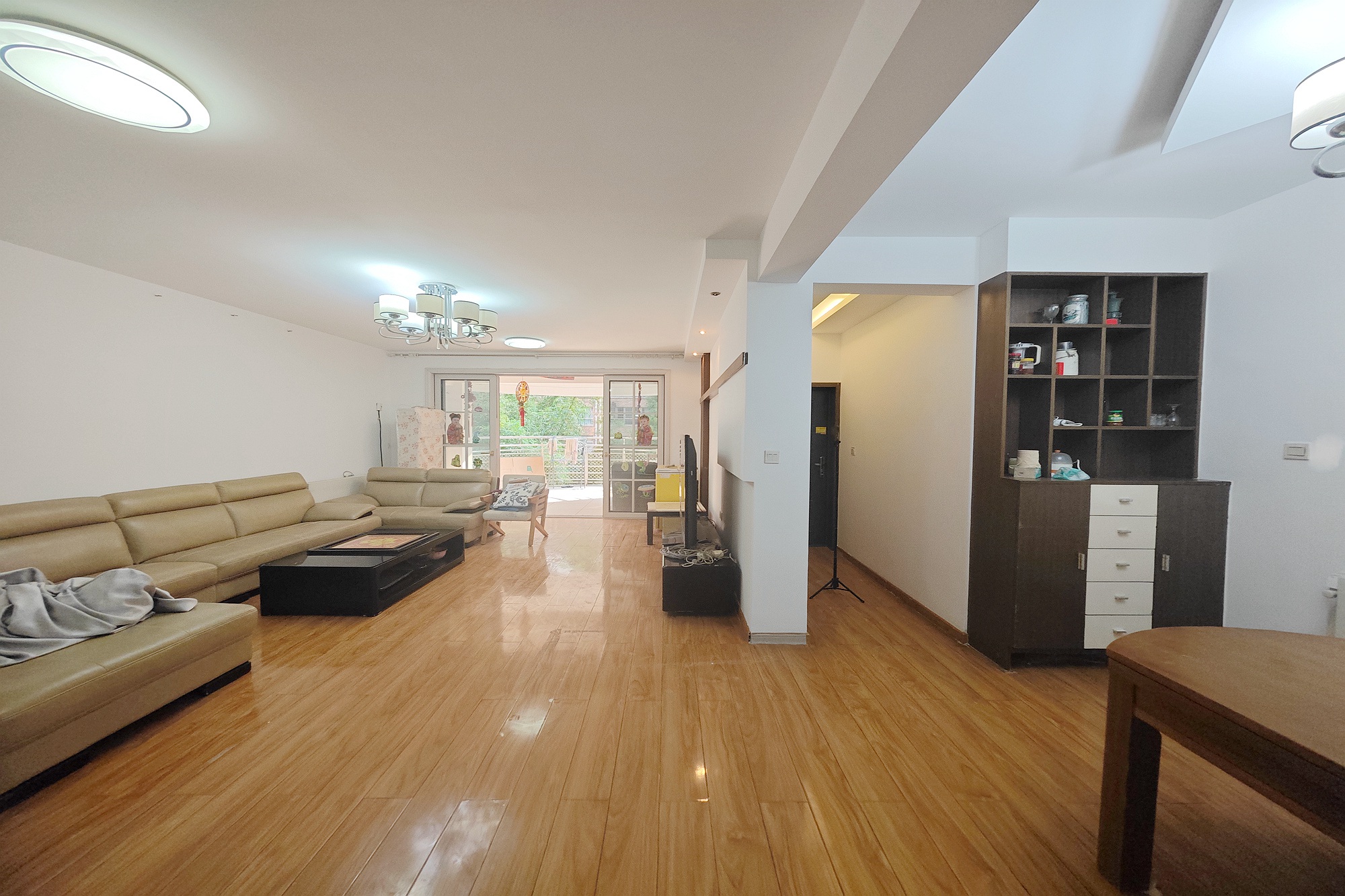 美林景园  3室2厅2卫    105.0万客厅