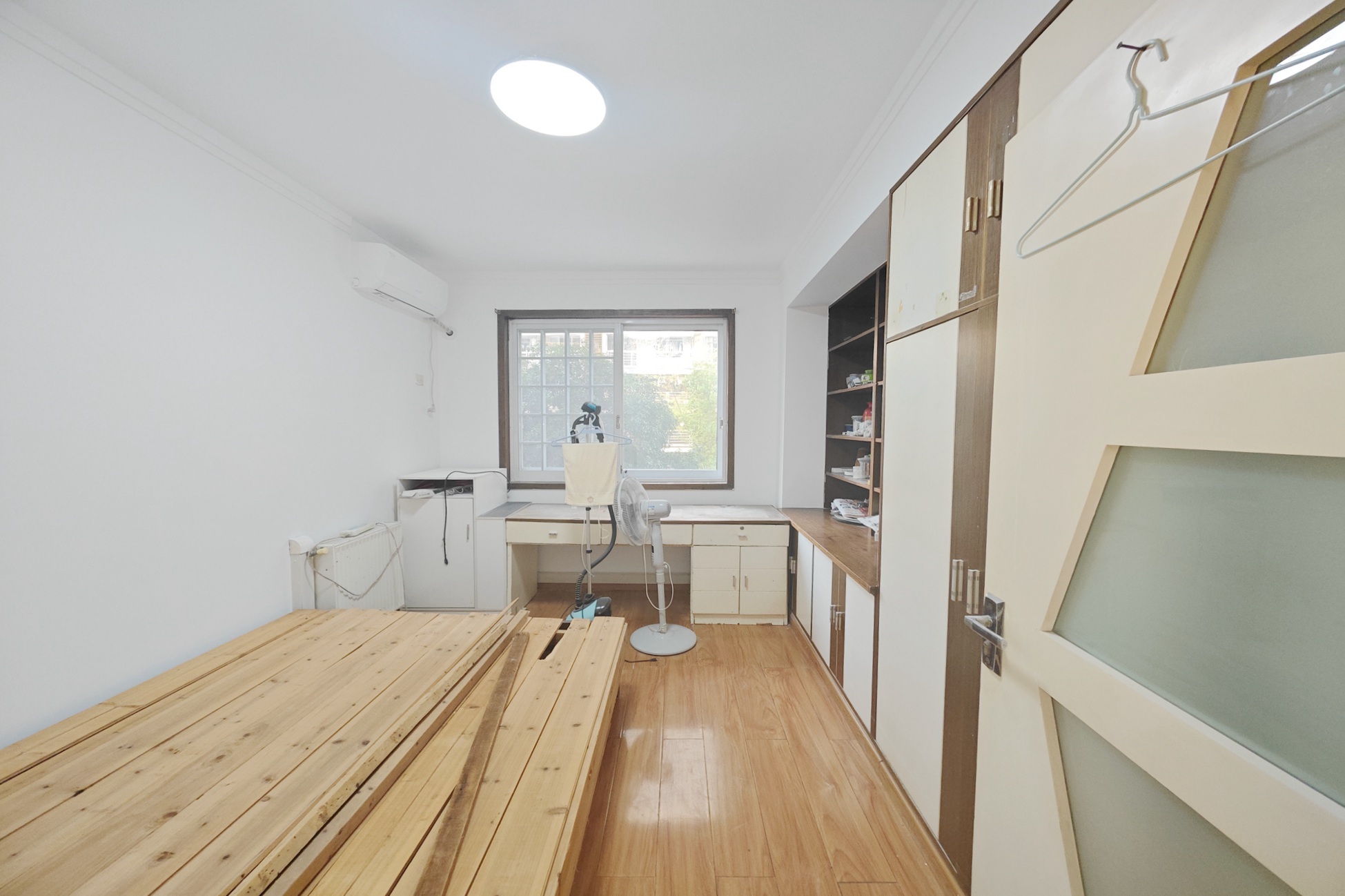 美林景园  3室2厅2卫    105.0万卧室