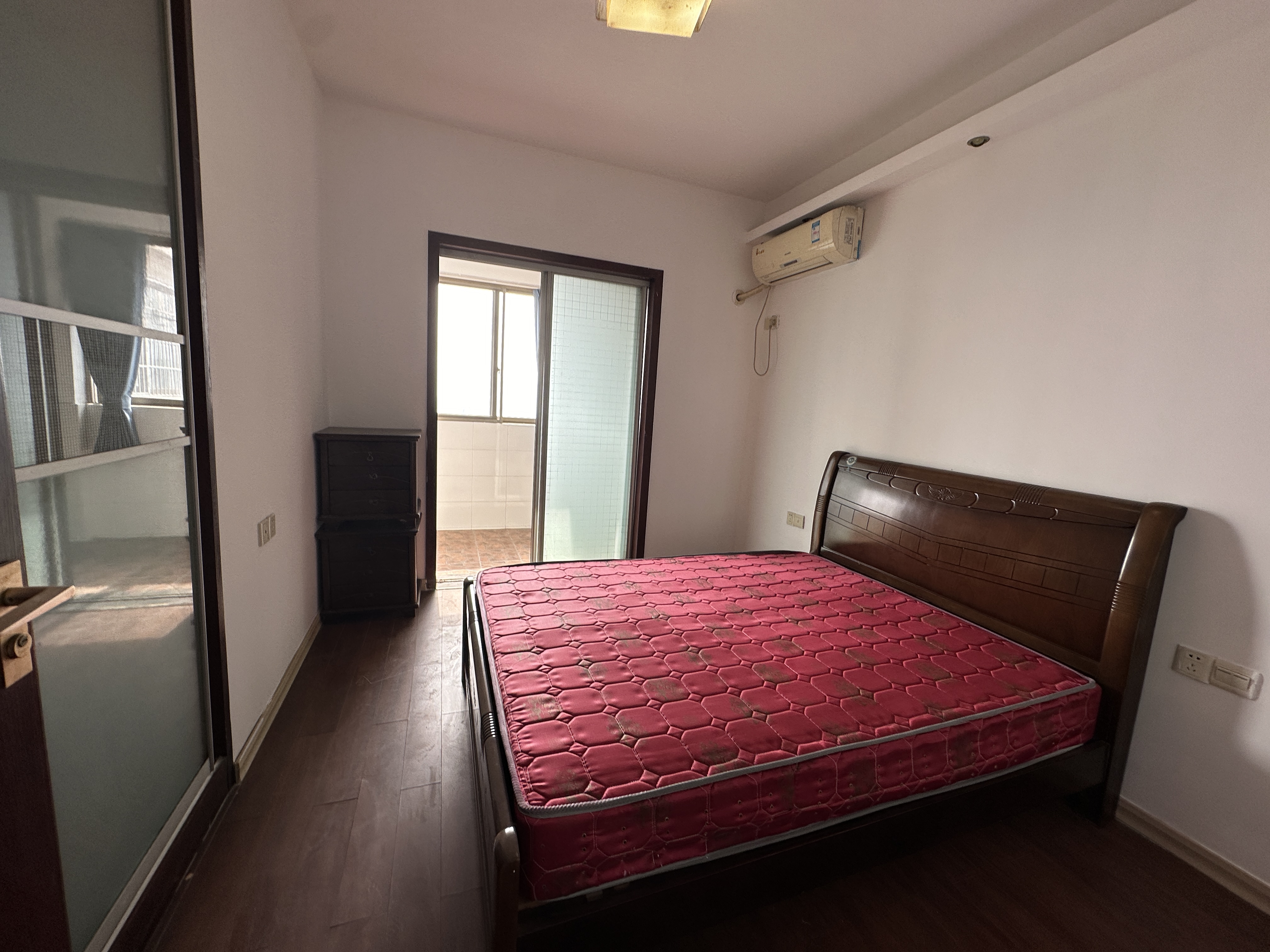 阳明山庄 4室2厅2卫 3000.0元/月 阳明山庄 4室2厅2卫 3000.0元/月室内图