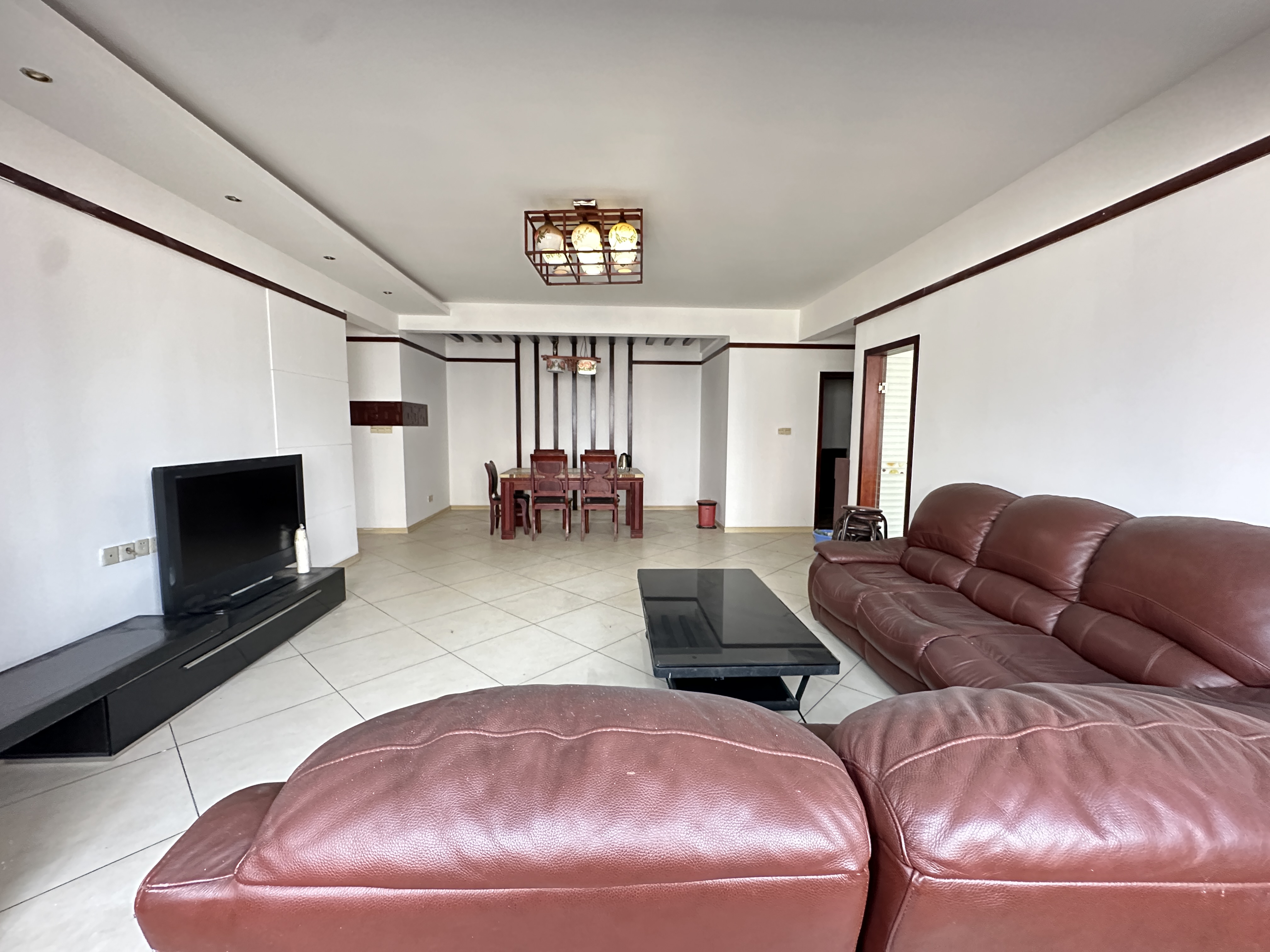 阳明山庄 4室2厅2卫 3000.0元/月 阳明山庄 4室2厅2卫 3000.0元/月室内图