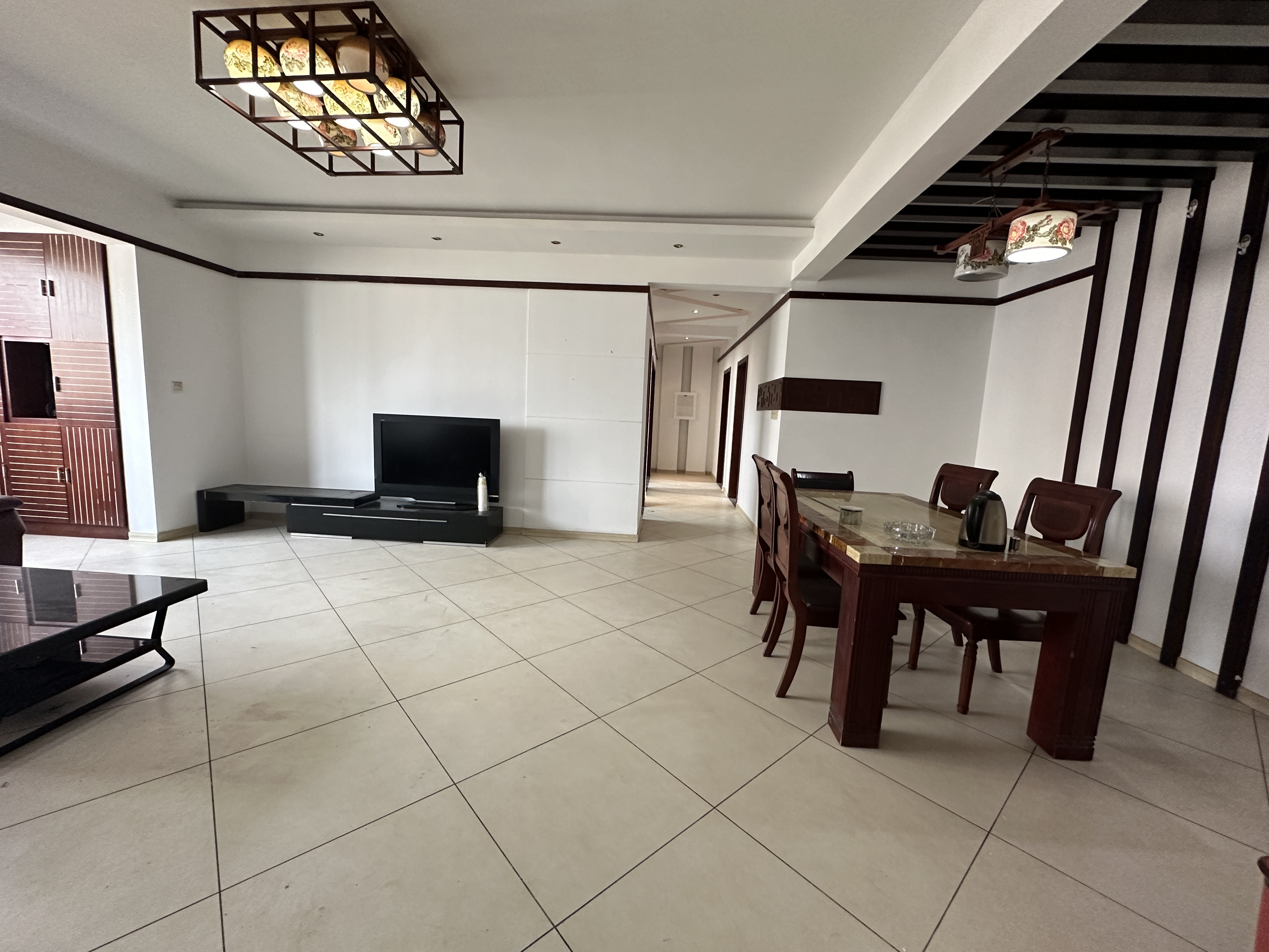 阳明山庄 4室2厅2卫 3000.0元/月 阳明山庄 4室2厅2卫 3000.0元/月室内图