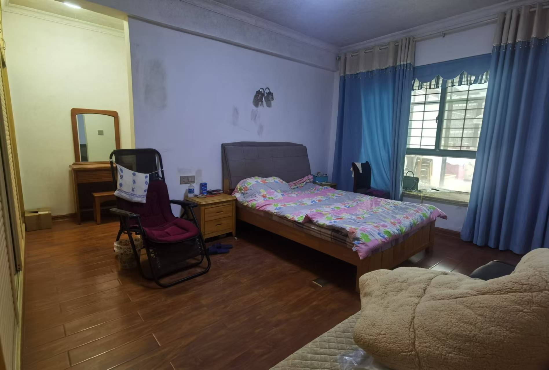 龙洲馨苑 3室2厅2卫 2000.0元/月 龙洲馨苑 3室2厅2卫 2000.0元/月室内图