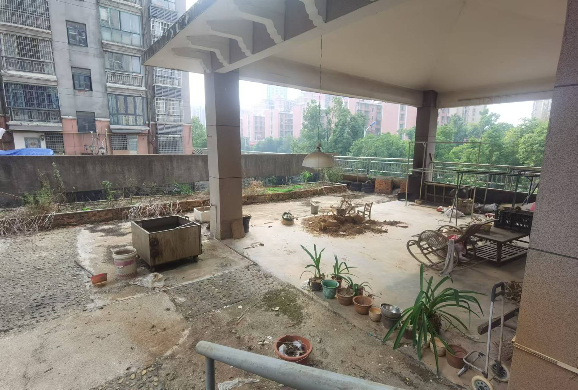 龙洲馨苑 3室2厅2卫 2000.0元/月 龙洲馨苑 3室2厅2卫 2000.0元/月室内图