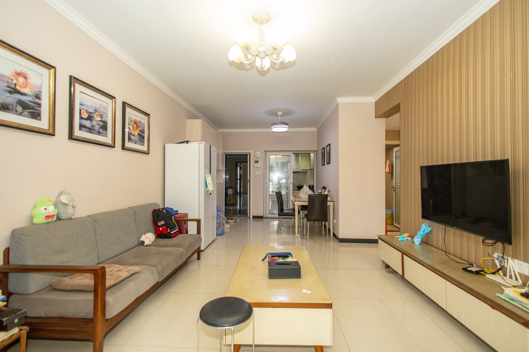 蓝山郡  3室2厅1卫    76.8万 蓝山郡  3室2厅1卫    76.8万客厅