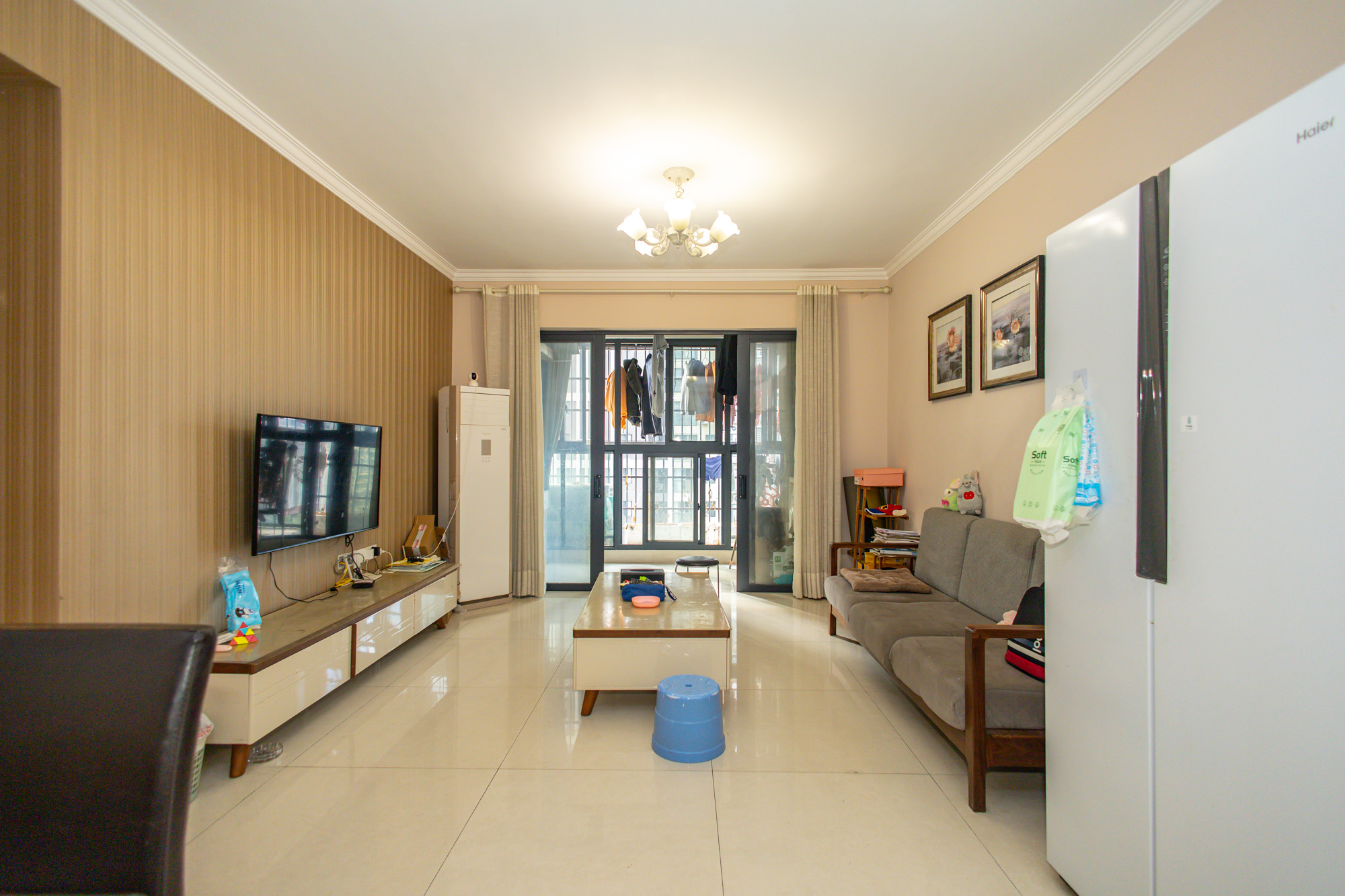 蓝山郡  3室2厅1卫    76.8万 蓝山郡  3室2厅1卫    76.8万客厅