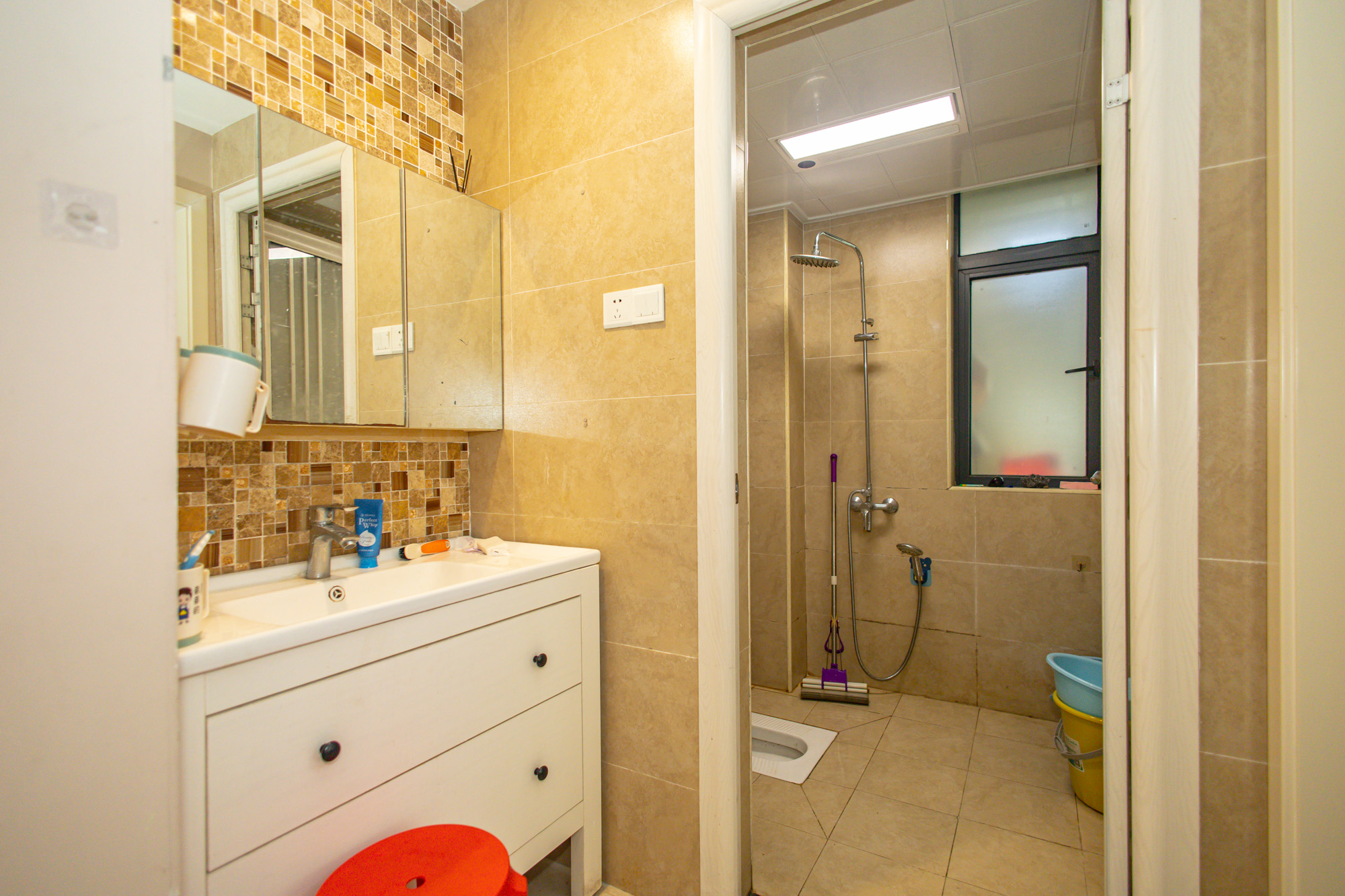 蓝山郡  3室2厅1卫    76.8万 蓝山郡  3室2厅1卫    76.8万卫生间