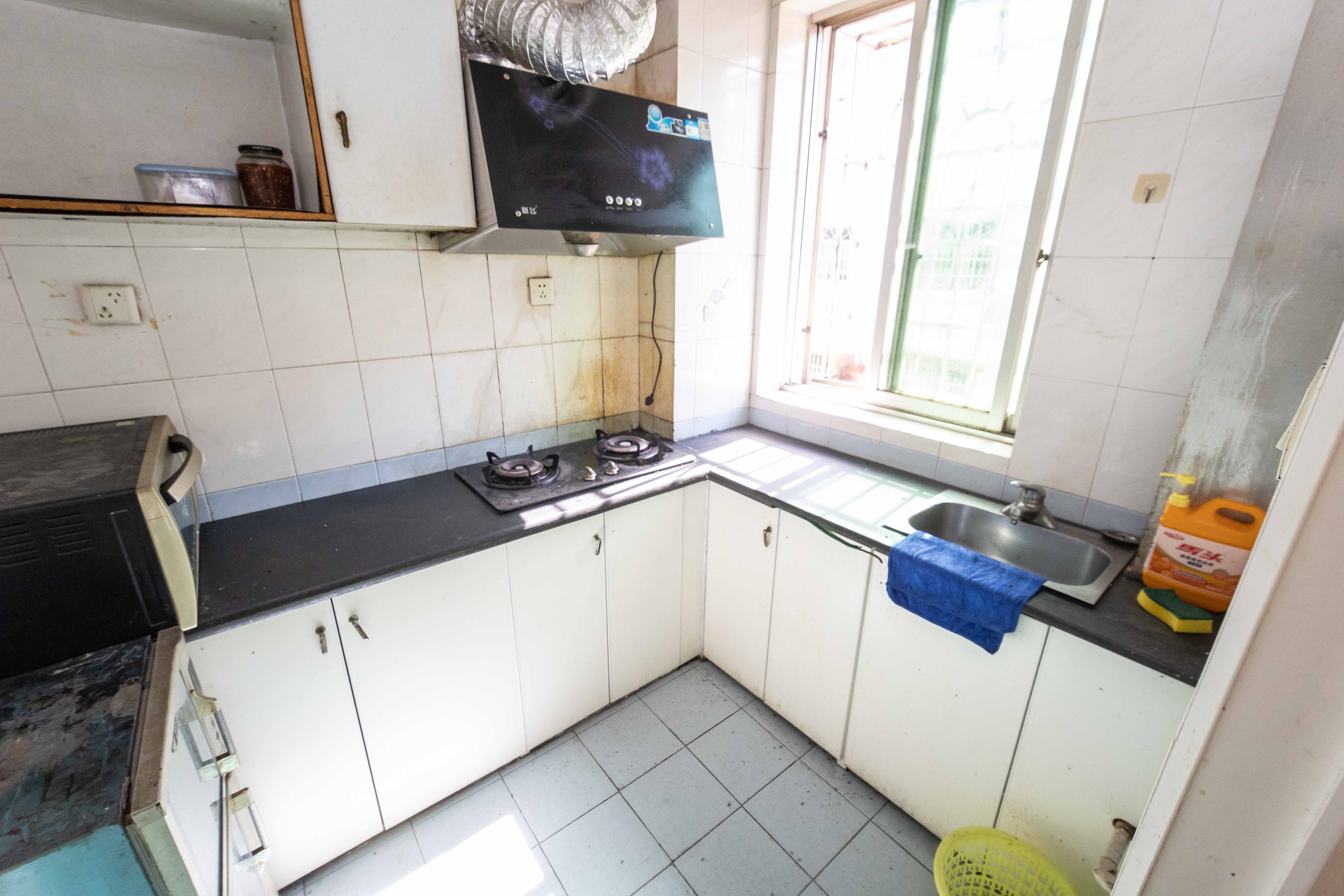 马王堆陶瓷建材新城 3室2厅1卫 1300.0元/月 马王堆陶瓷建材新城 3室2厅1卫 1300.0元/月室内图