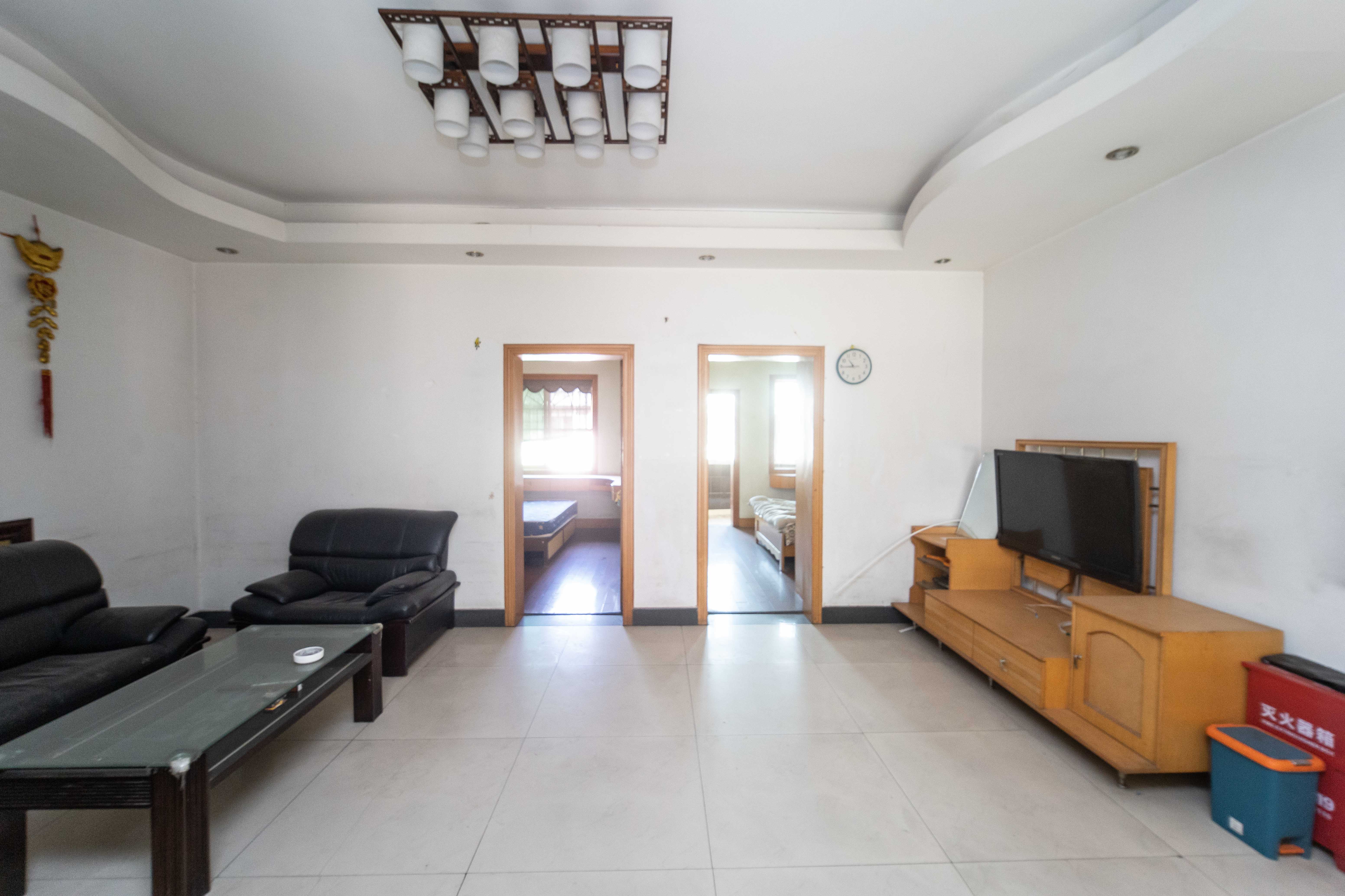 马王堆陶瓷建材新城 3室2厅1卫 1300.0元/月 马王堆陶瓷建材新城 3室2厅1卫 1300.0元/月室内图