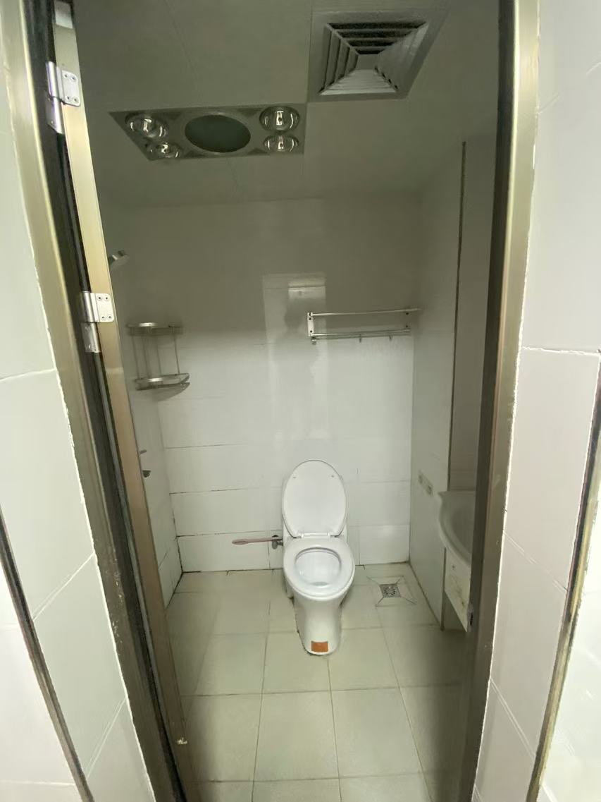 星城荣域 1室1厅1卫 1500.0元/月 星城荣域 1室1厅1卫 1500.0元/月室内图