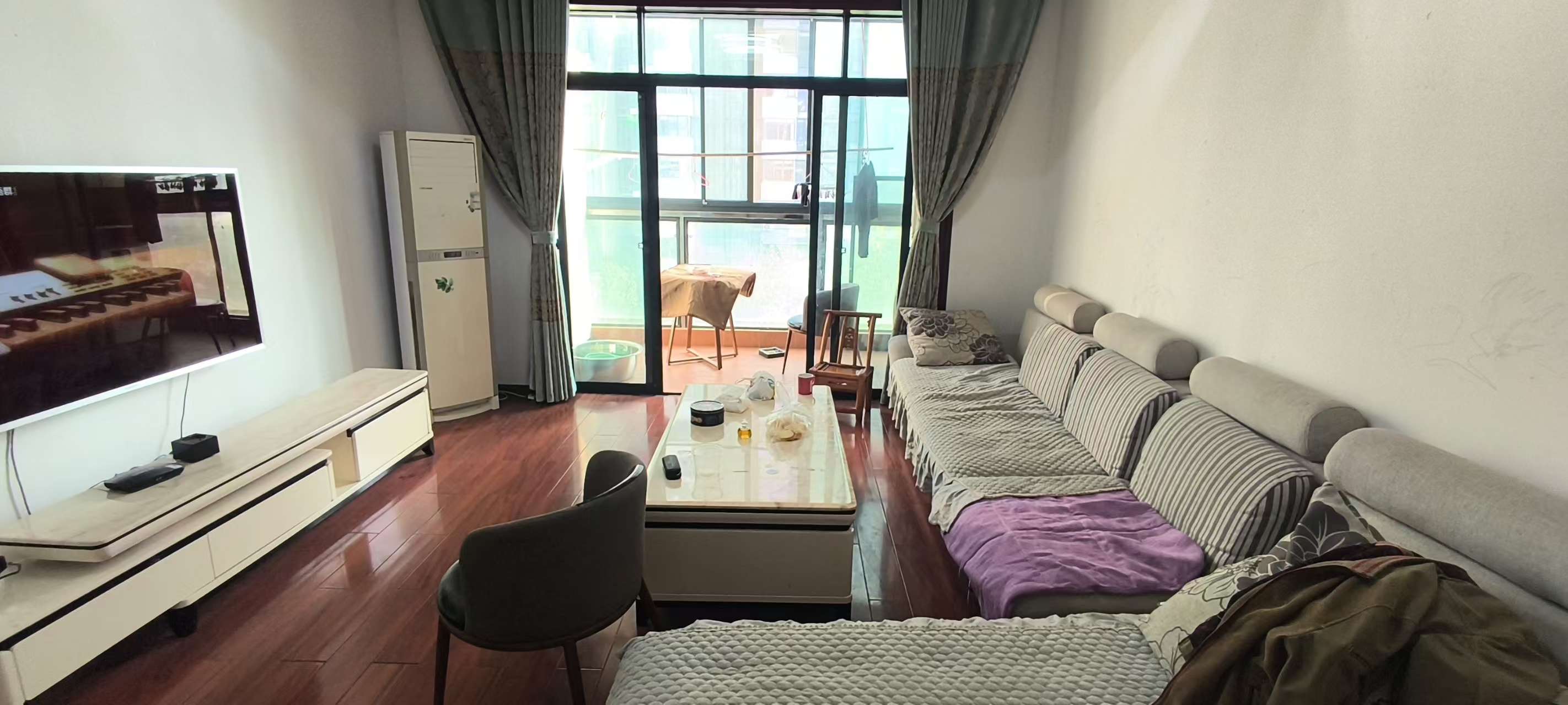 湘江世纪城望江苑  3室2厅2卫    2600.0元/月 湘江世纪城望江苑  3室2厅2卫    2600.0元/月