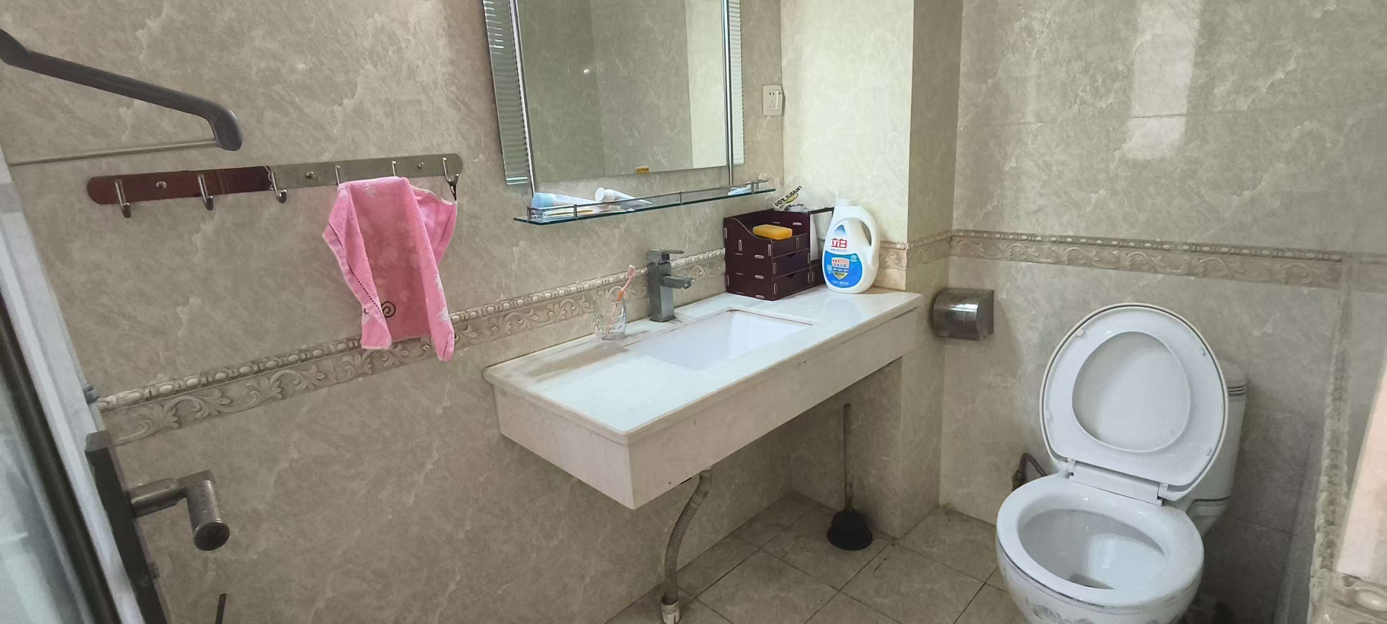 湘江世纪城望江苑 3室2厅2卫 2600.0元/月 湘江世纪城望江苑 3室2厅2卫 2600.0元/月室内图