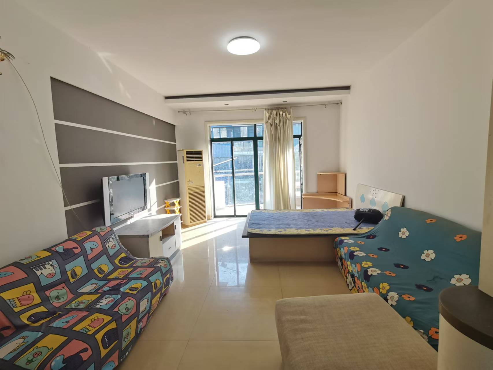 海创明珠花园 4室2厅2卫 1200.0元/月 海创明珠花园 4室2厅2卫 1200.0元/月室内图