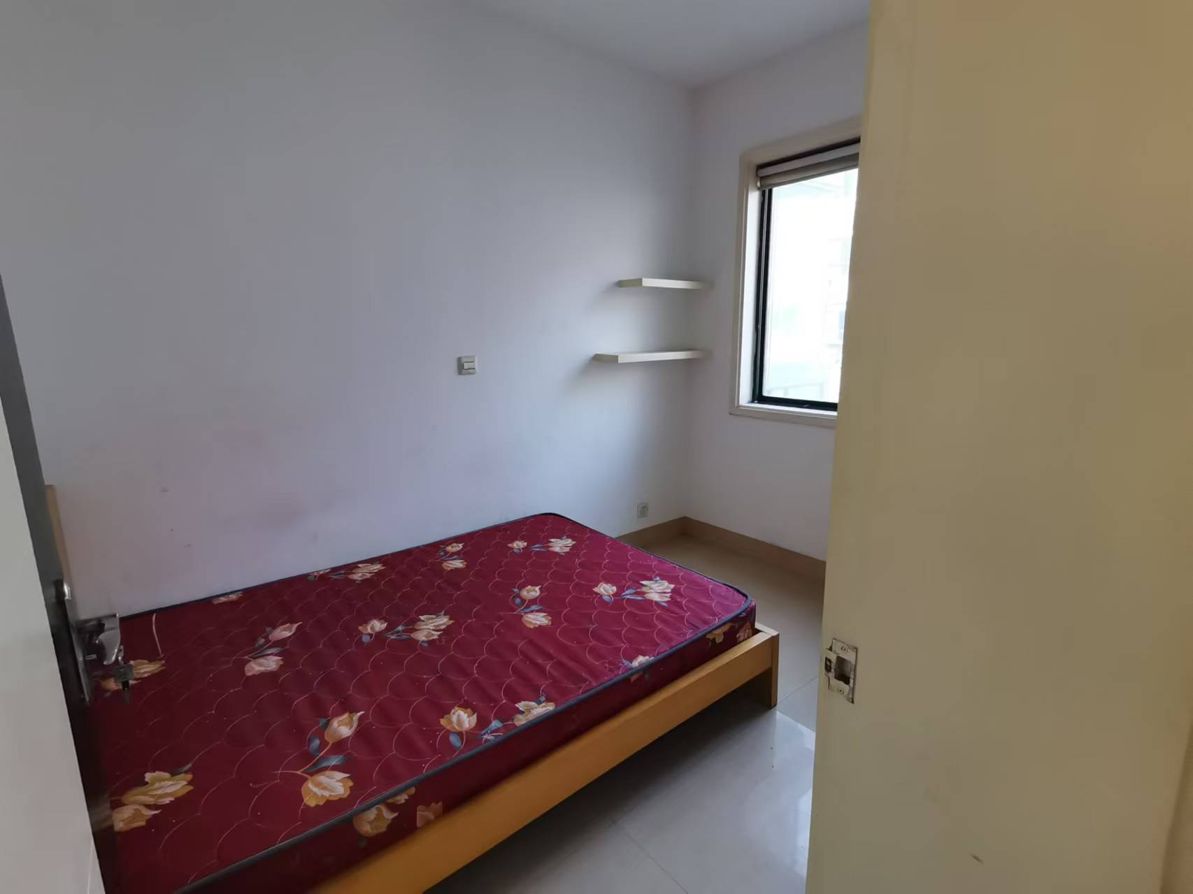 海创明珠花园 4室2厅2卫 1200.0元/月 海创明珠花园 4室2厅2卫 1200.0元/月室内图