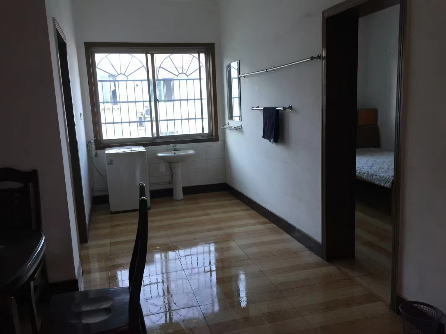 中南汽车世界  3室2厅1卫    1500.0元/月 中南汽车世界  3室2厅1卫    1500.0元/月室内图