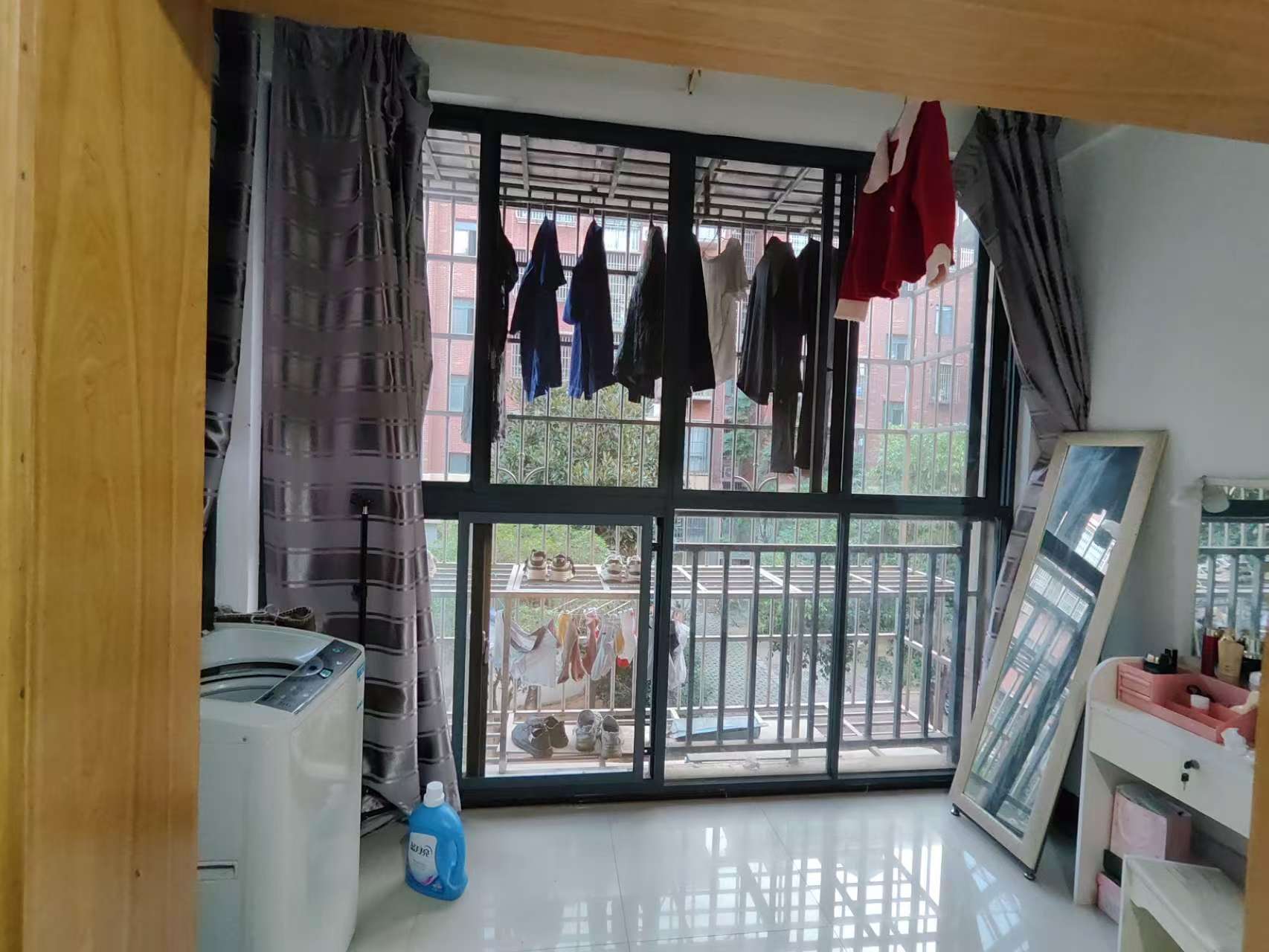 湘湾A区 1室1厅1卫 950.0元/月 湘湾A区 1室1厅1卫 950.0元/月室内图