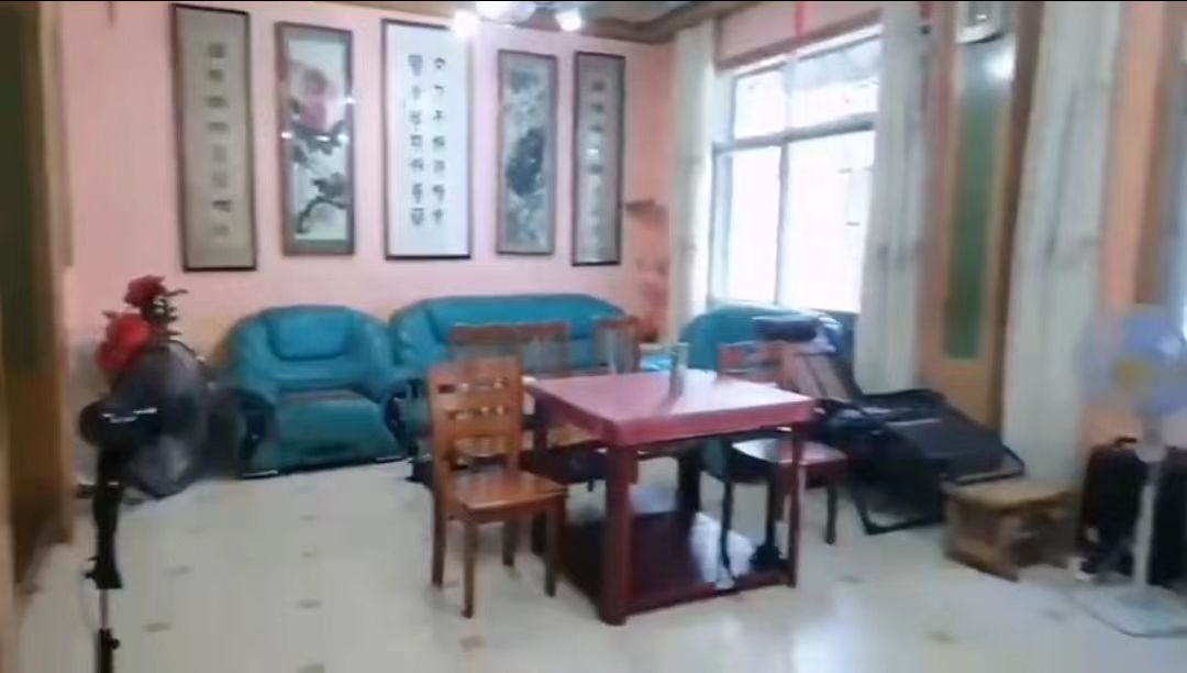 菊苑小区西区 4室2厅2卫 90.0万 菊苑小区西区 4室2厅2卫 90.0万室内图