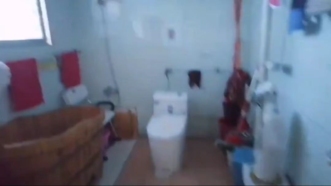 菊苑小区西区 4室2厅2卫 90.0万 菊苑小区西区 4室2厅2卫 90.0万室内图