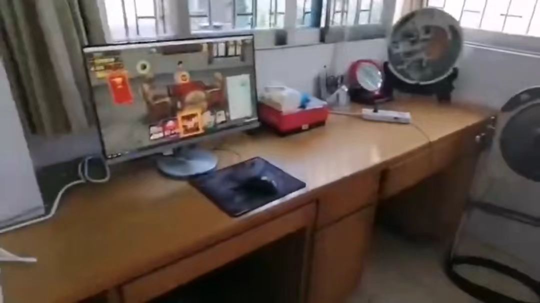 菊苑小区西区 4室2厅2卫 90.0万 菊苑小区西区 4室2厅2卫 90.0万室内图