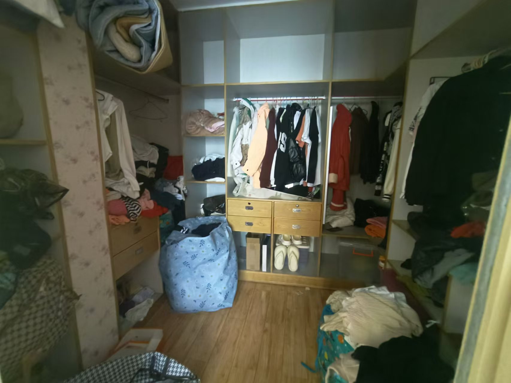 新城首座  3室2厅2卫    41.8万 新城首座  3室2厅2卫    41.8万室内图