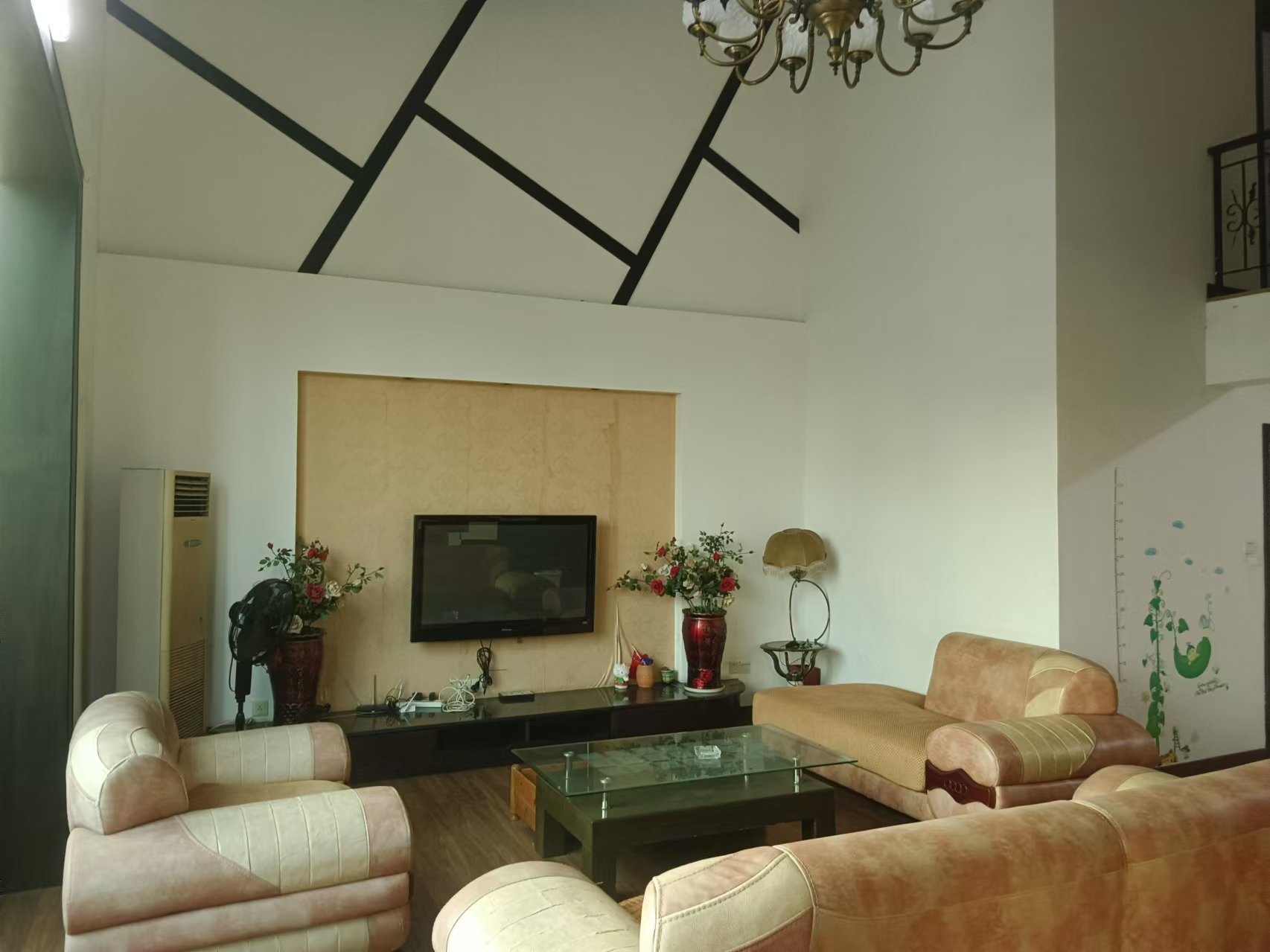 湘银小区 1室2厅1卫 1500.0元/月 湘银小区 1室2厅1卫 1500.0元/月室内图