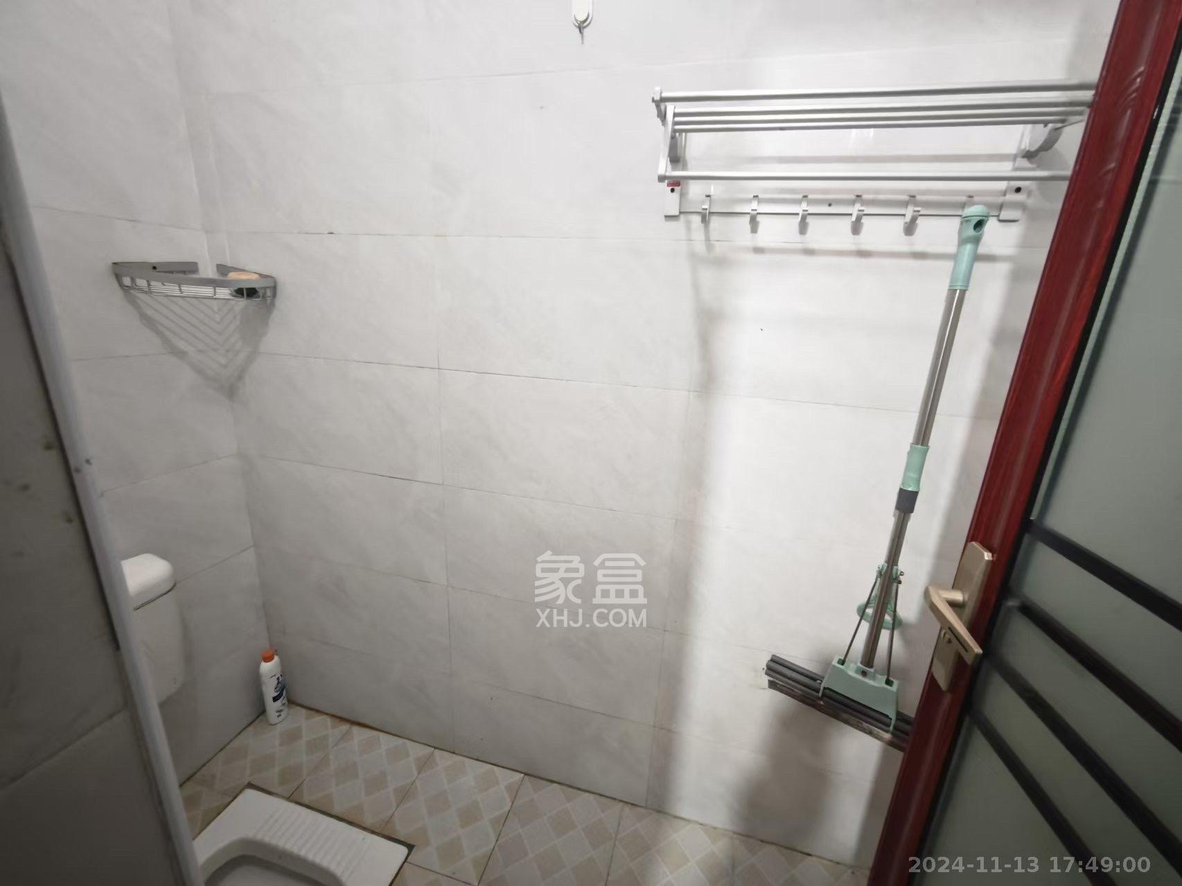 湖南大学红叶楼  2室2厅1卫    2300.0元/月 湖南大学红叶楼  2室2厅1卫    2300.0元/月室内图