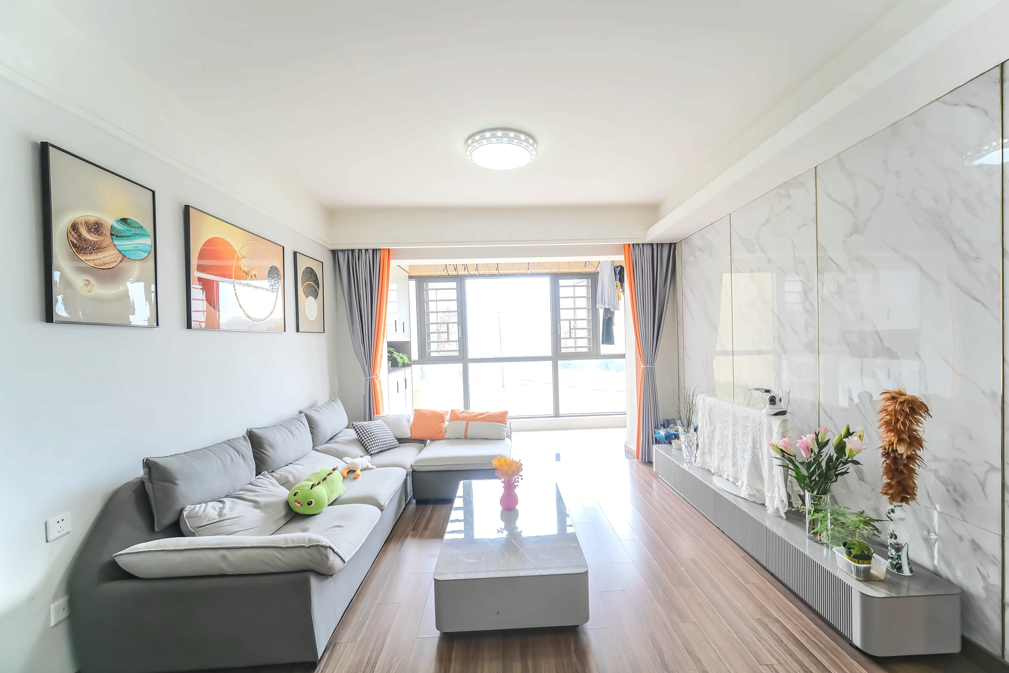 保利香槟国际  4室2厅2卫    100.0万 保利香槟国际  4室2厅2卫    100.0万客厅