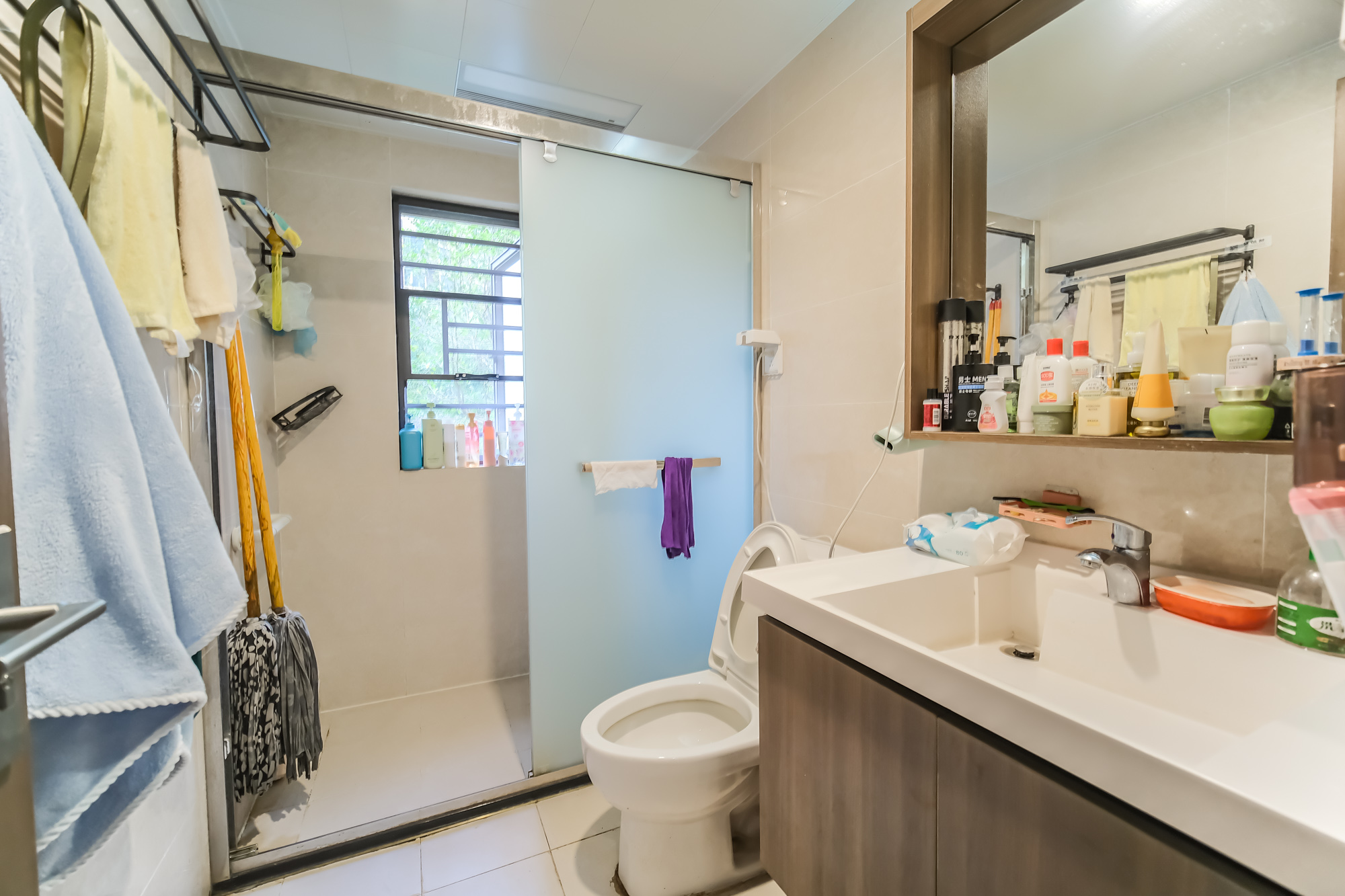 保利香槟国际  4室2厅2卫    100.0万 保利香槟国际  4室2厅2卫    100.0万卫生间