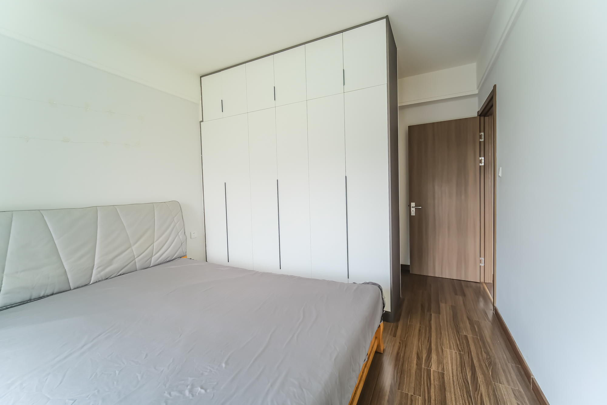 保利香槟国际  4室2厅2卫    100.0万 保利香槟国际  4室2厅2卫    100.0万卧室