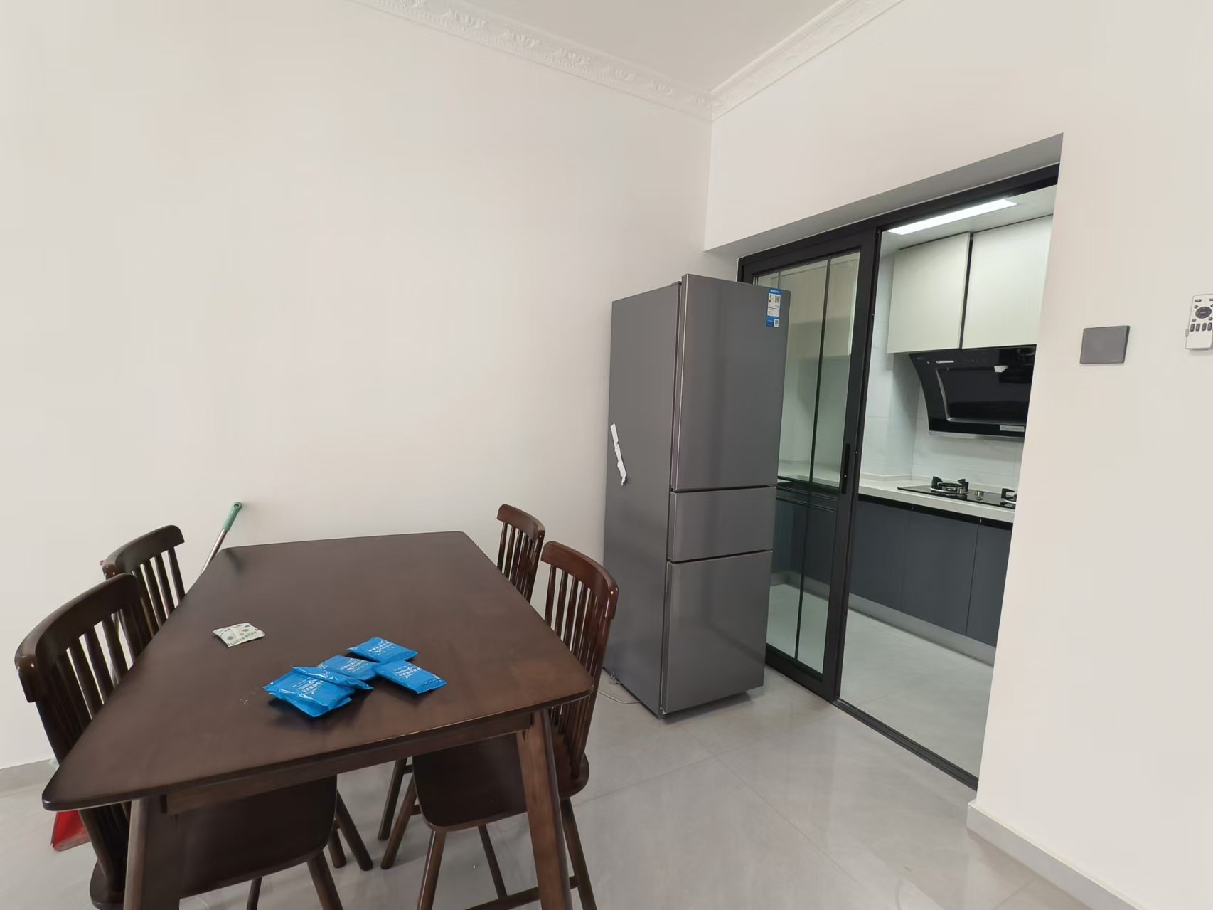 杏梨苑 2室2厅1卫 2000.0元/月 杏梨苑 2室2厅1卫 2000.0元/月室内图