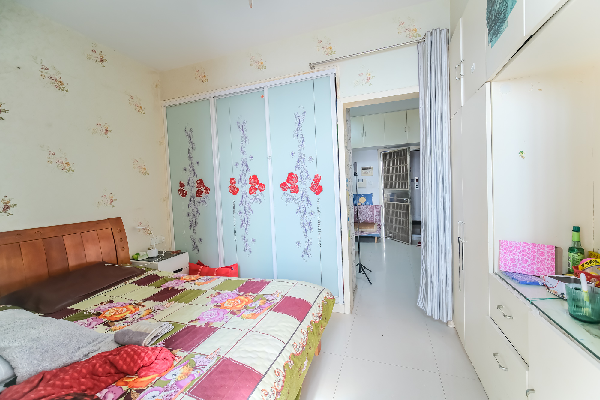 世景华庭  1室1厅1卫    18.0万 世景华庭  1室1厅1卫    18.0万卧室