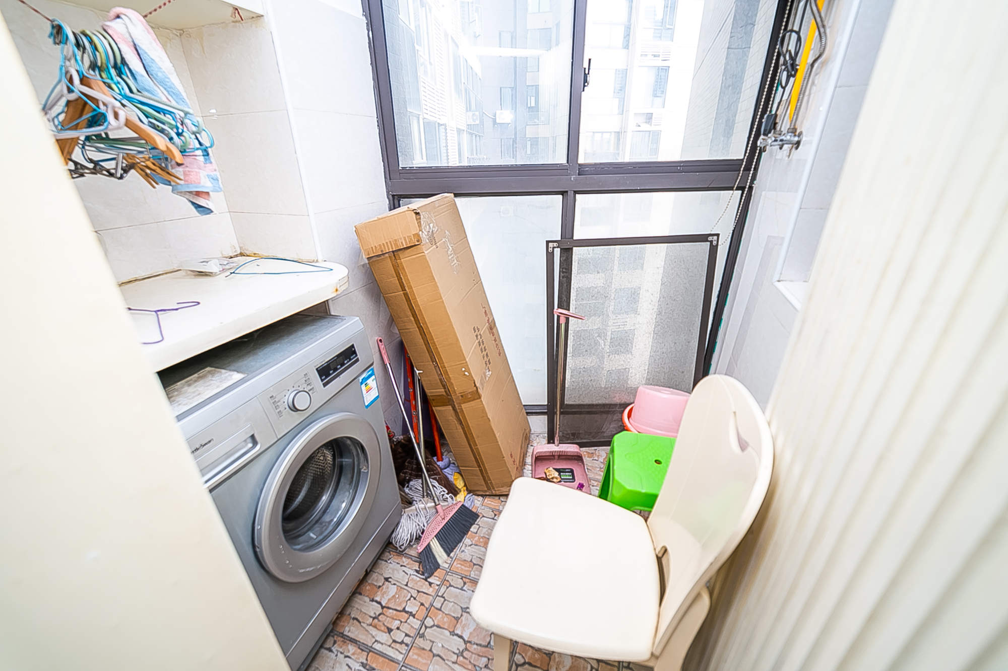 通用时代国际社区  3室2厅2卫   129.00万阳台