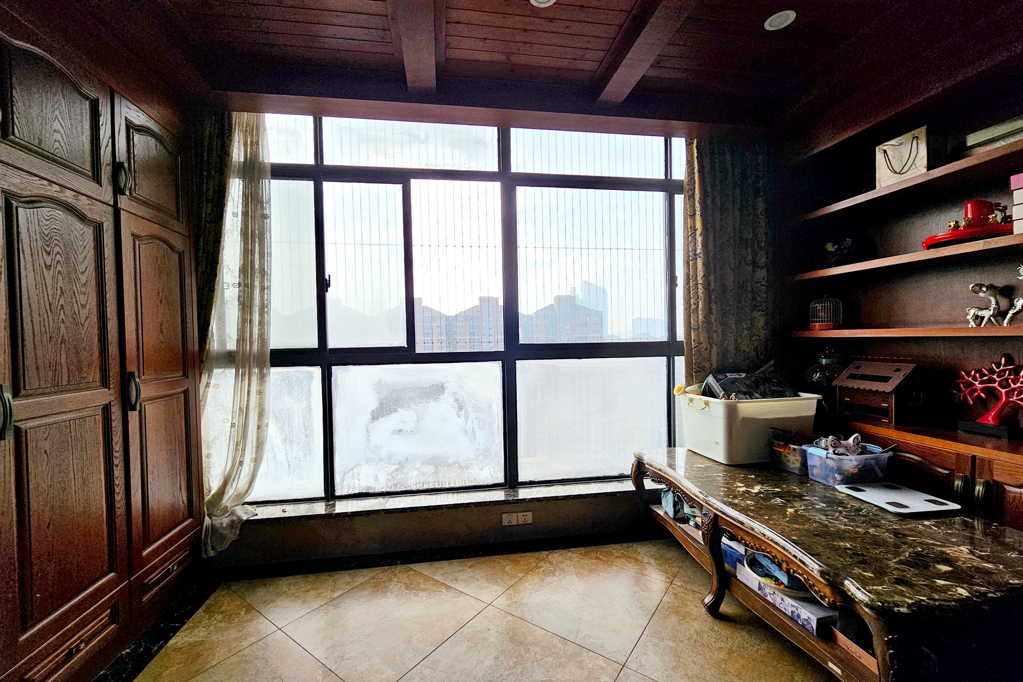 茂华国际湘  6室2厅3卫   198.00万阳台
