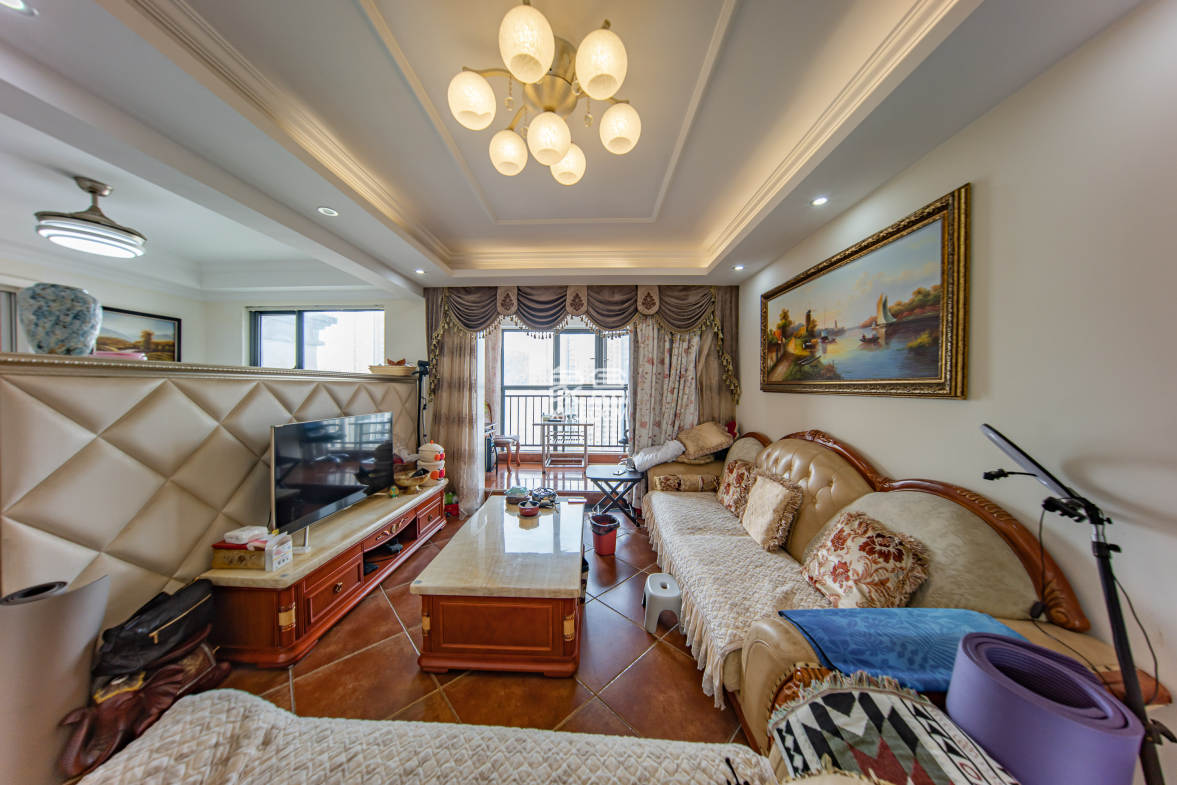 中建麓山和苑 3室2厅1卫 68.8万 中建麓山和苑 3室2厅1卫 68.8万客厅