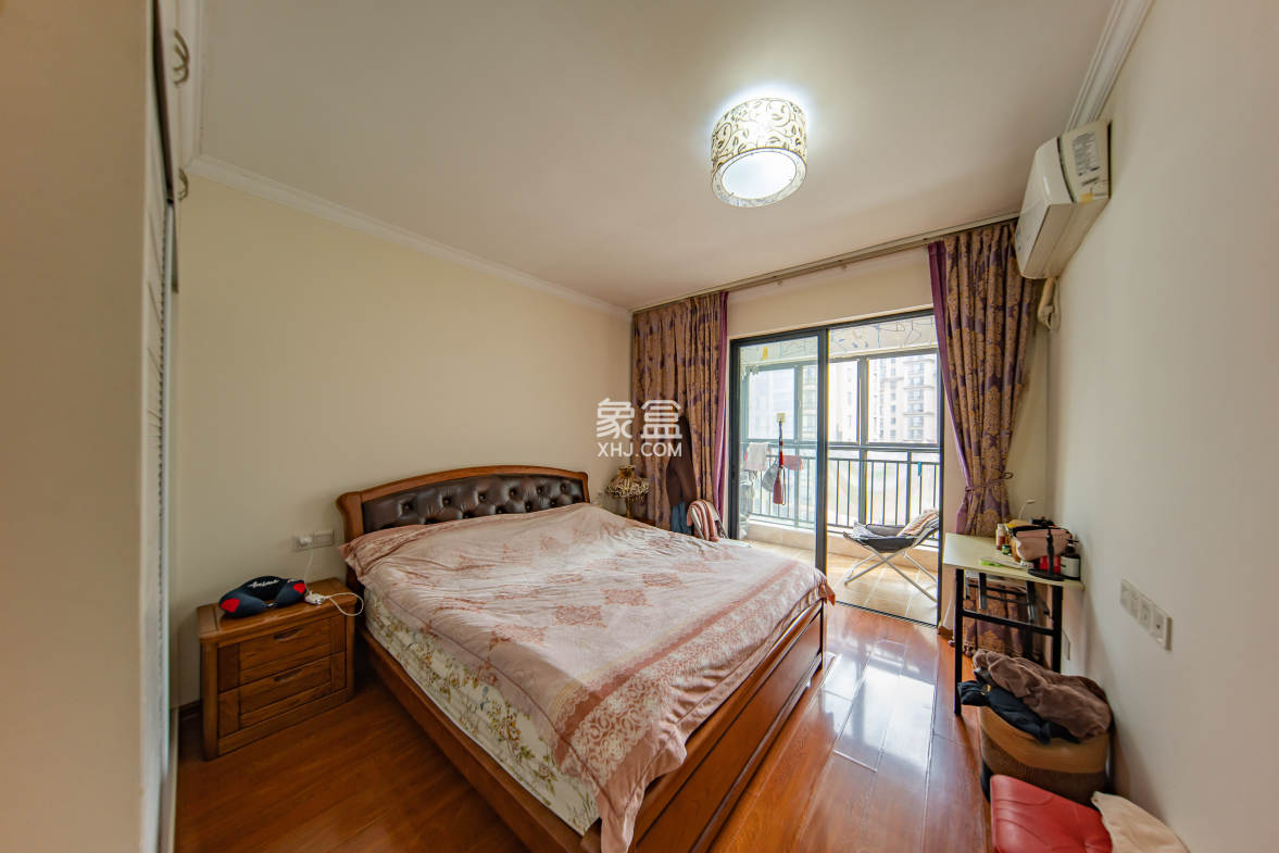 中建麓山和苑 3室2厅1卫 68.8万 中建麓山和苑 3室2厅1卫 68.8万卧室