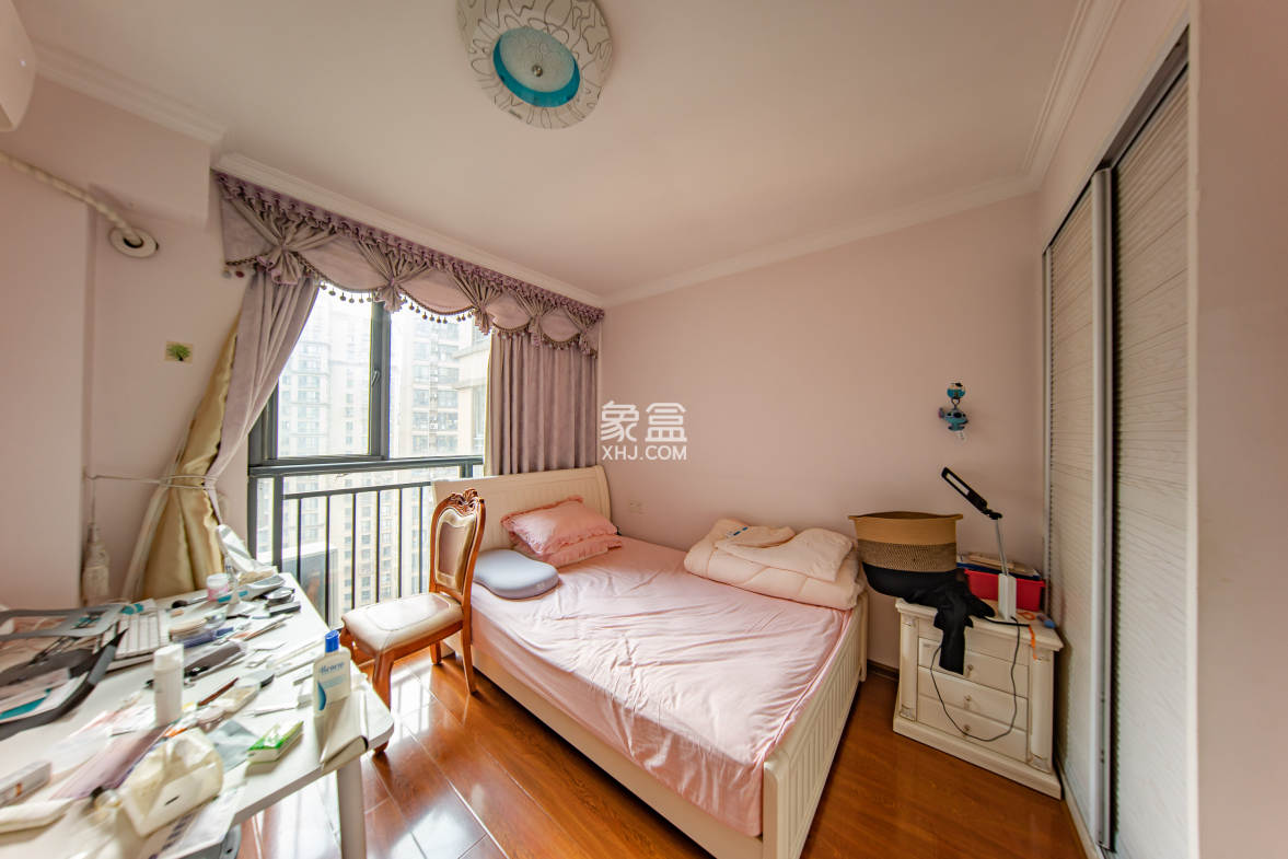 中建麓山和苑 3室2厅1卫 68.8万 中建麓山和苑 3室2厅1卫 68.8万卧室