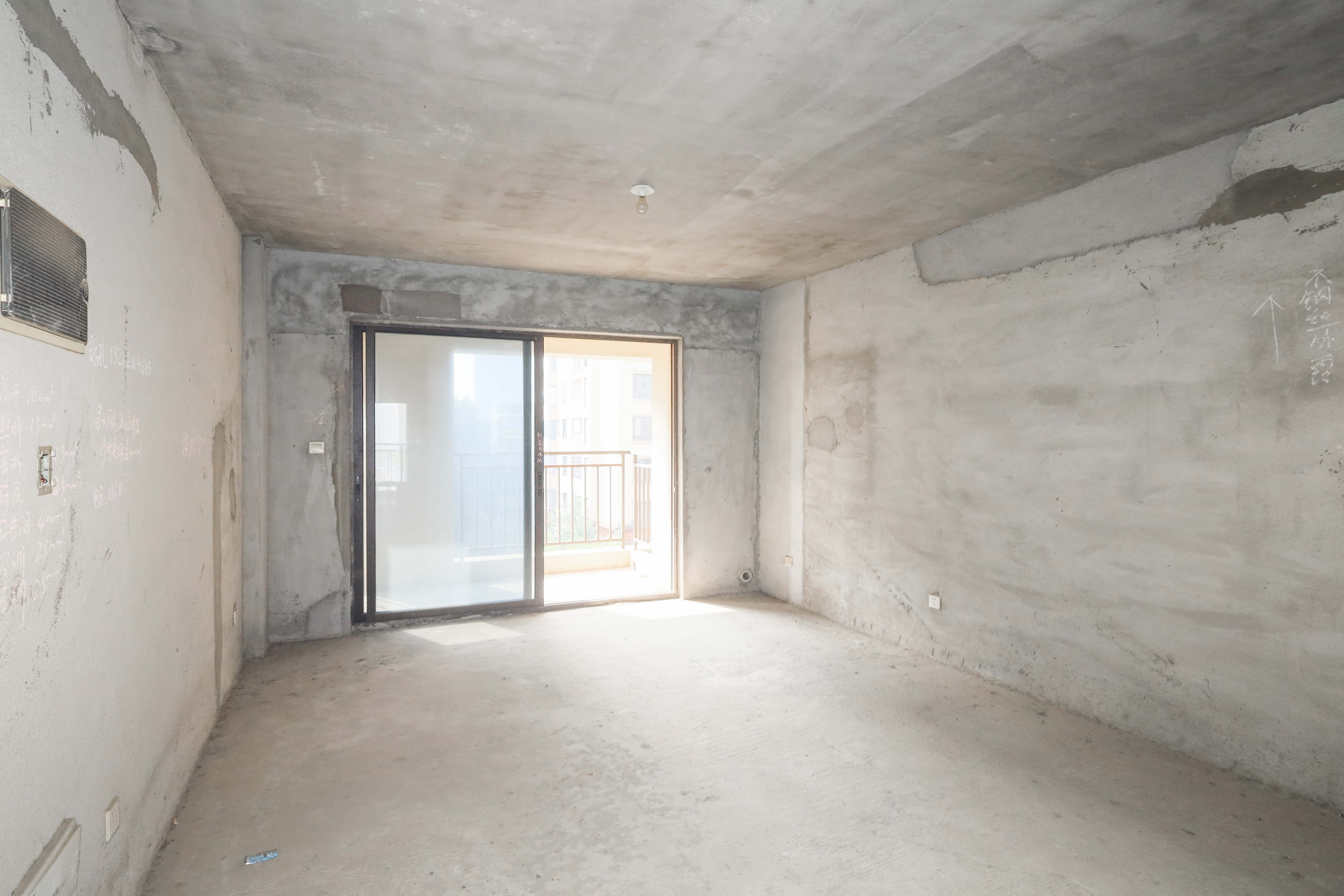 保利麓谷林语E区  3室2厅1卫    88.0万 保利麓谷林语E区  3室2厅1卫    88.0万客厅